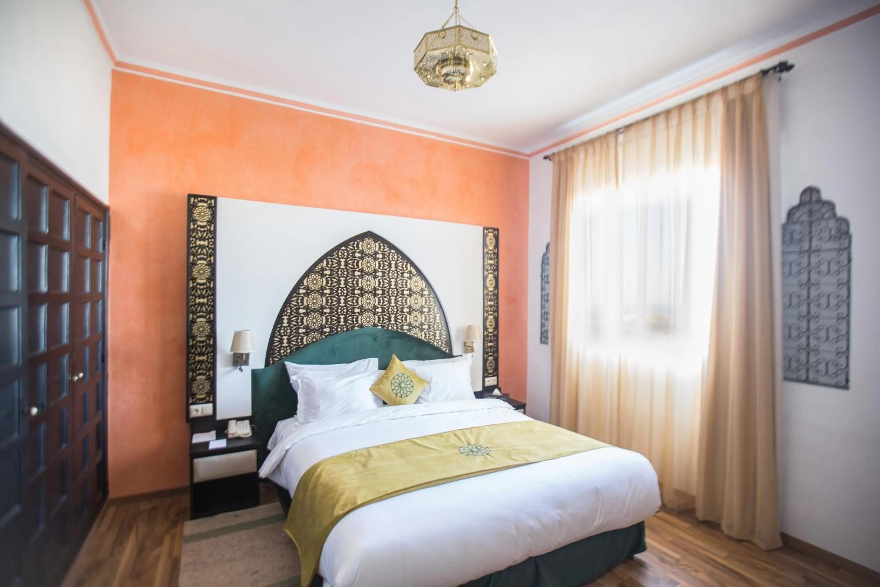 Photo of the whole room, Bed in El Minzah Hotel