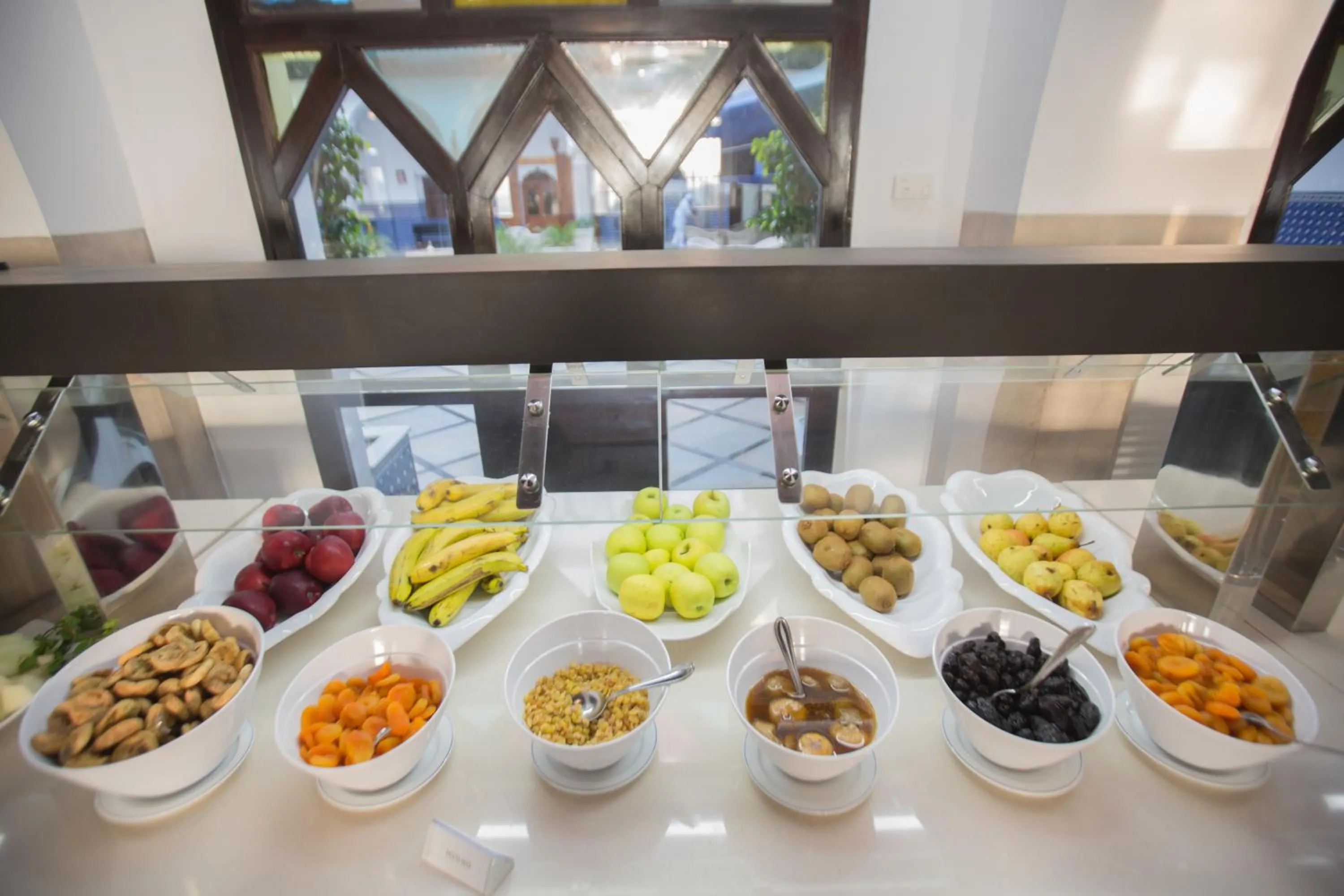 Restaurant/places to eat in El Minzah Hotel