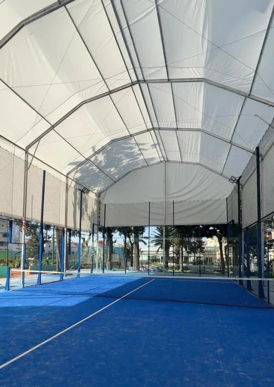 Tennis court in El Minzah Hotel