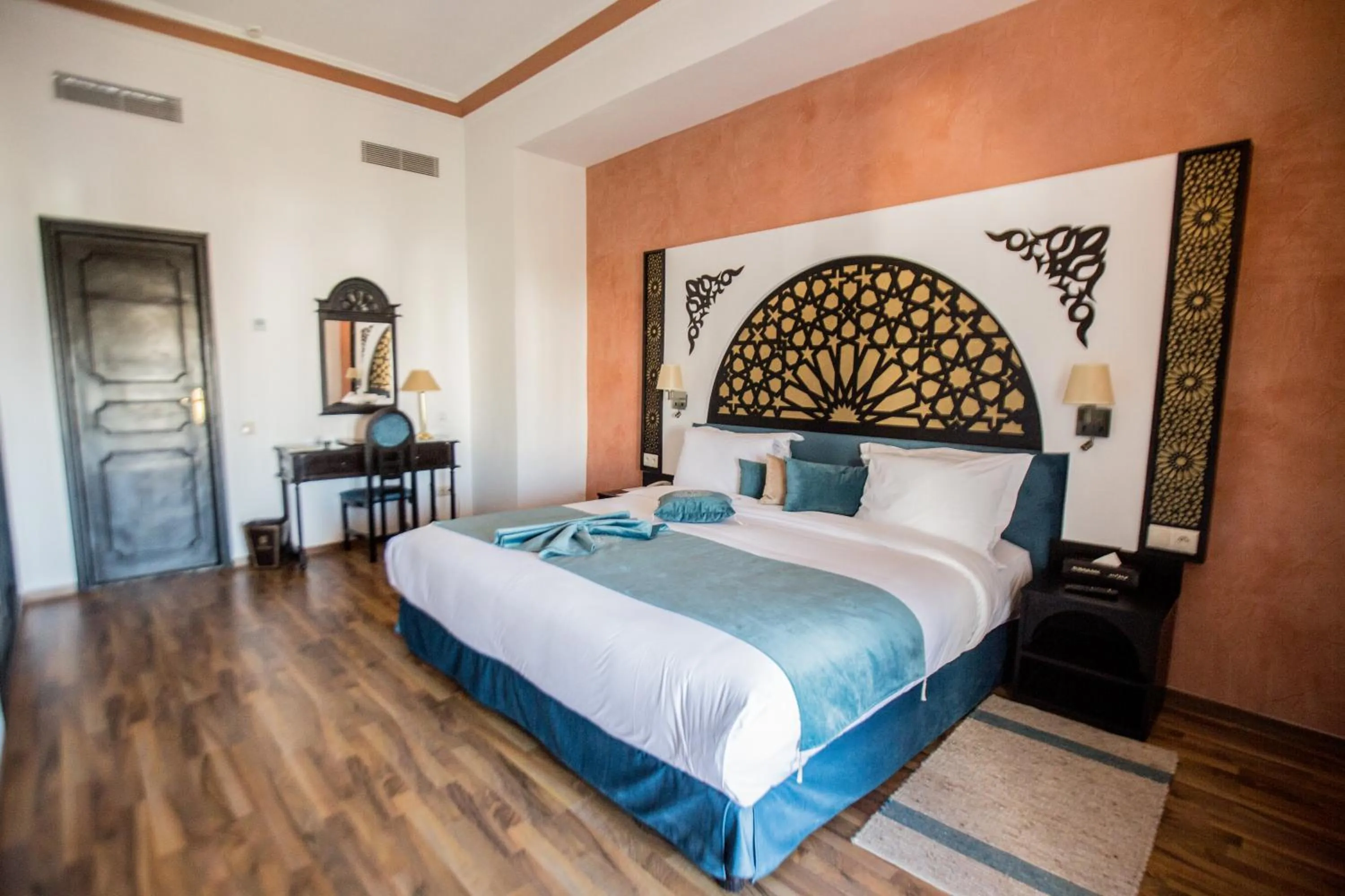 Photo of the whole room, Bed in El Minzah Hotel