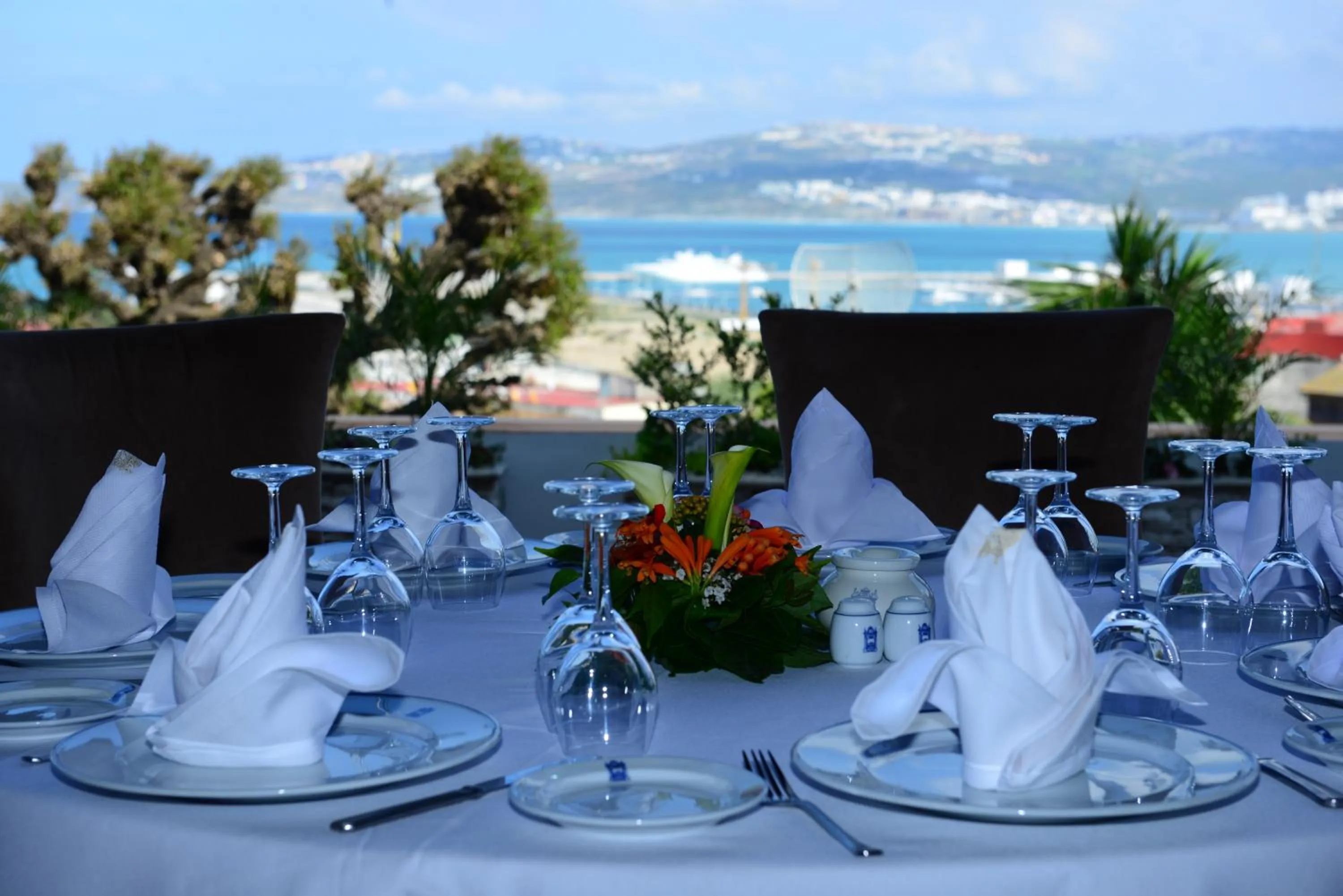 Restaurant/places to eat in El Minzah Hotel