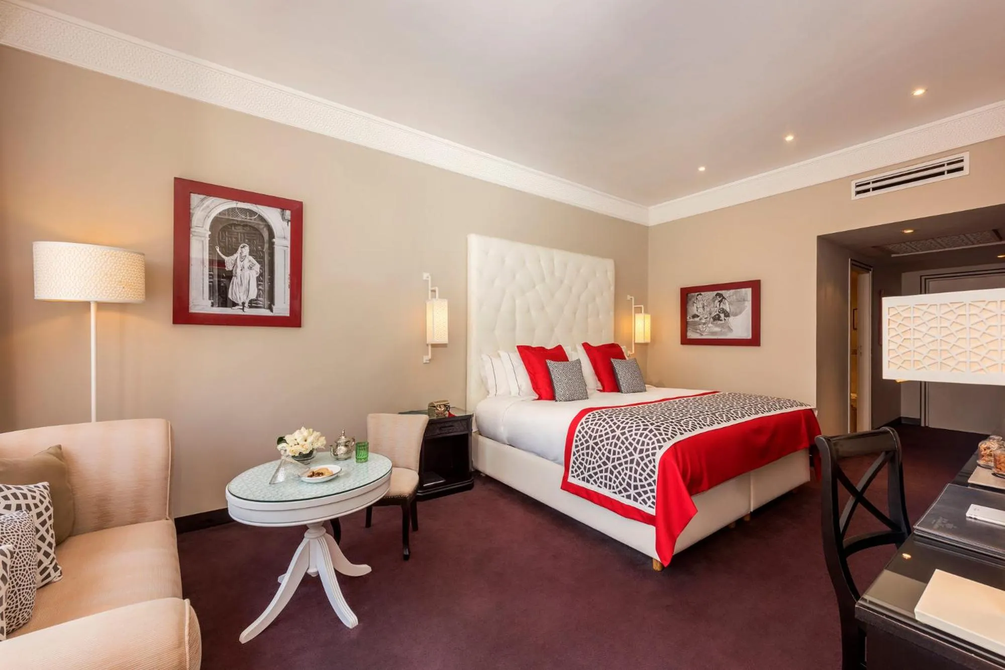 Bed in La Tour Hassan Palace