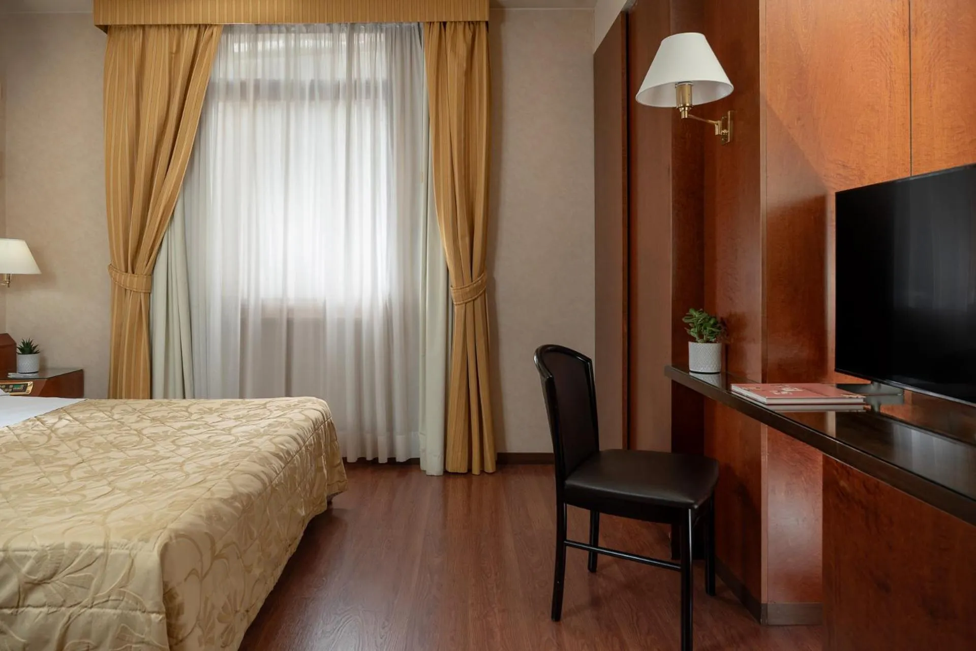 Bedroom, Bed in Grand Hotel San Marino