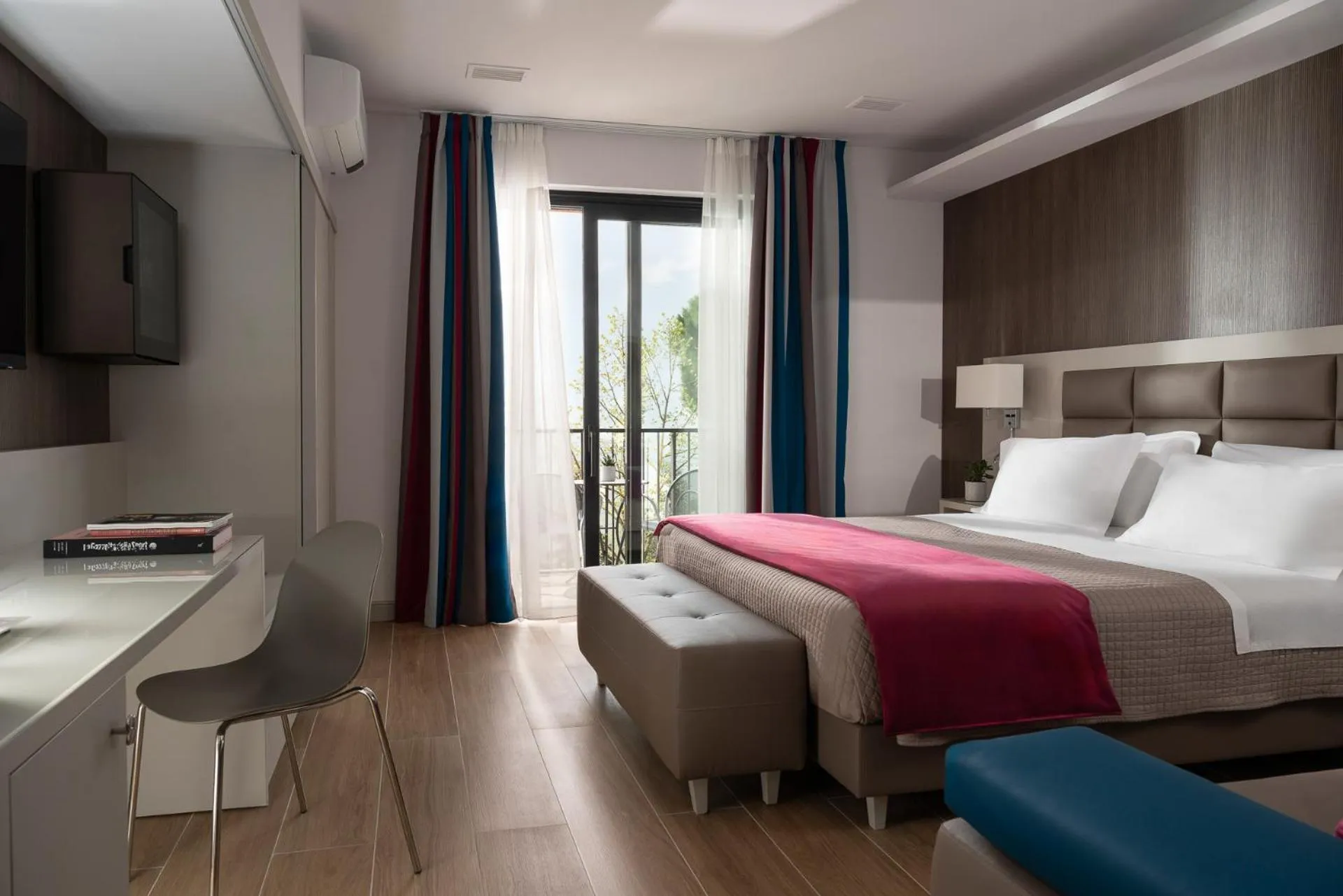 Bedroom, Bed in Grand Hotel San Marino