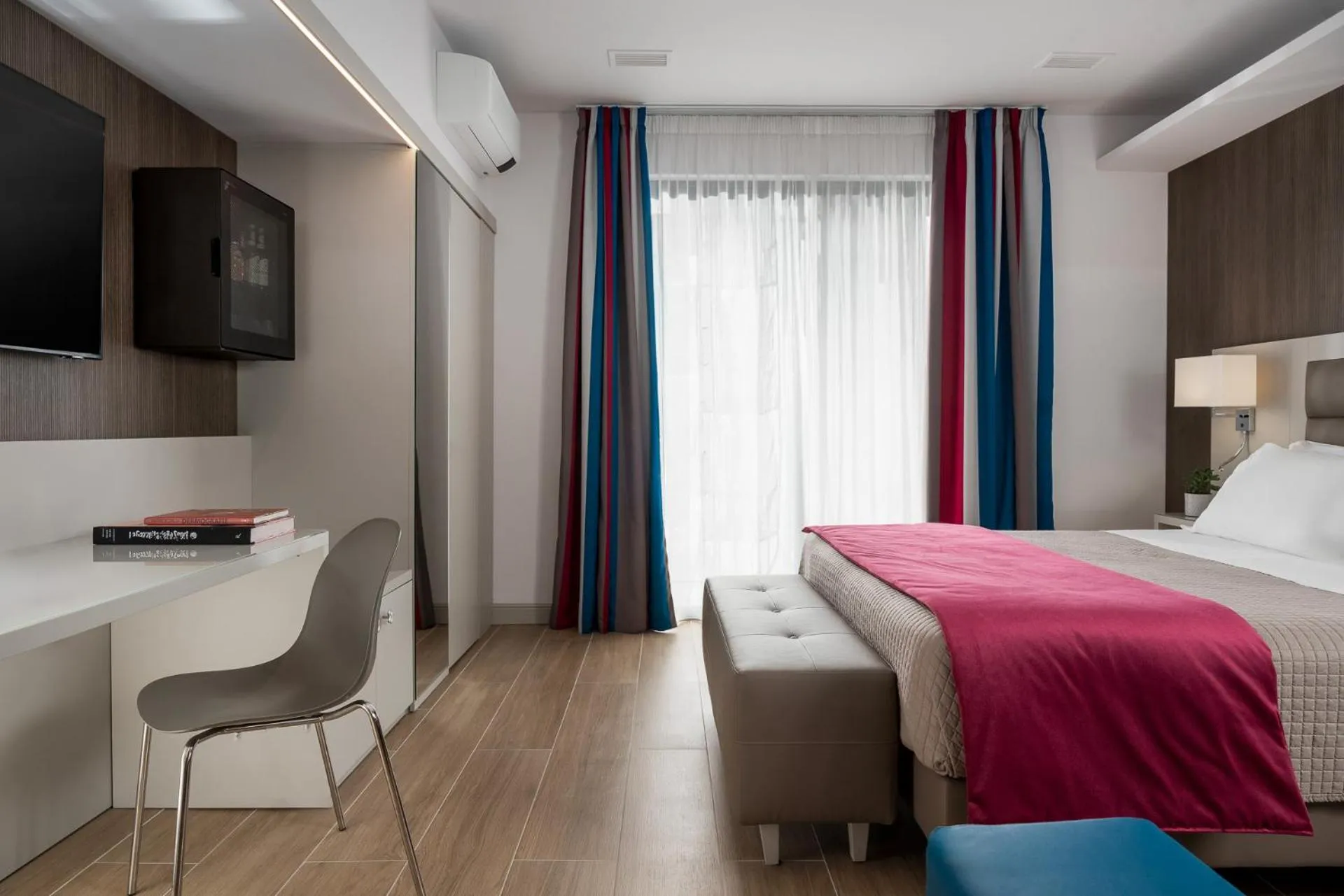 Bedroom, Bed in Grand Hotel San Marino