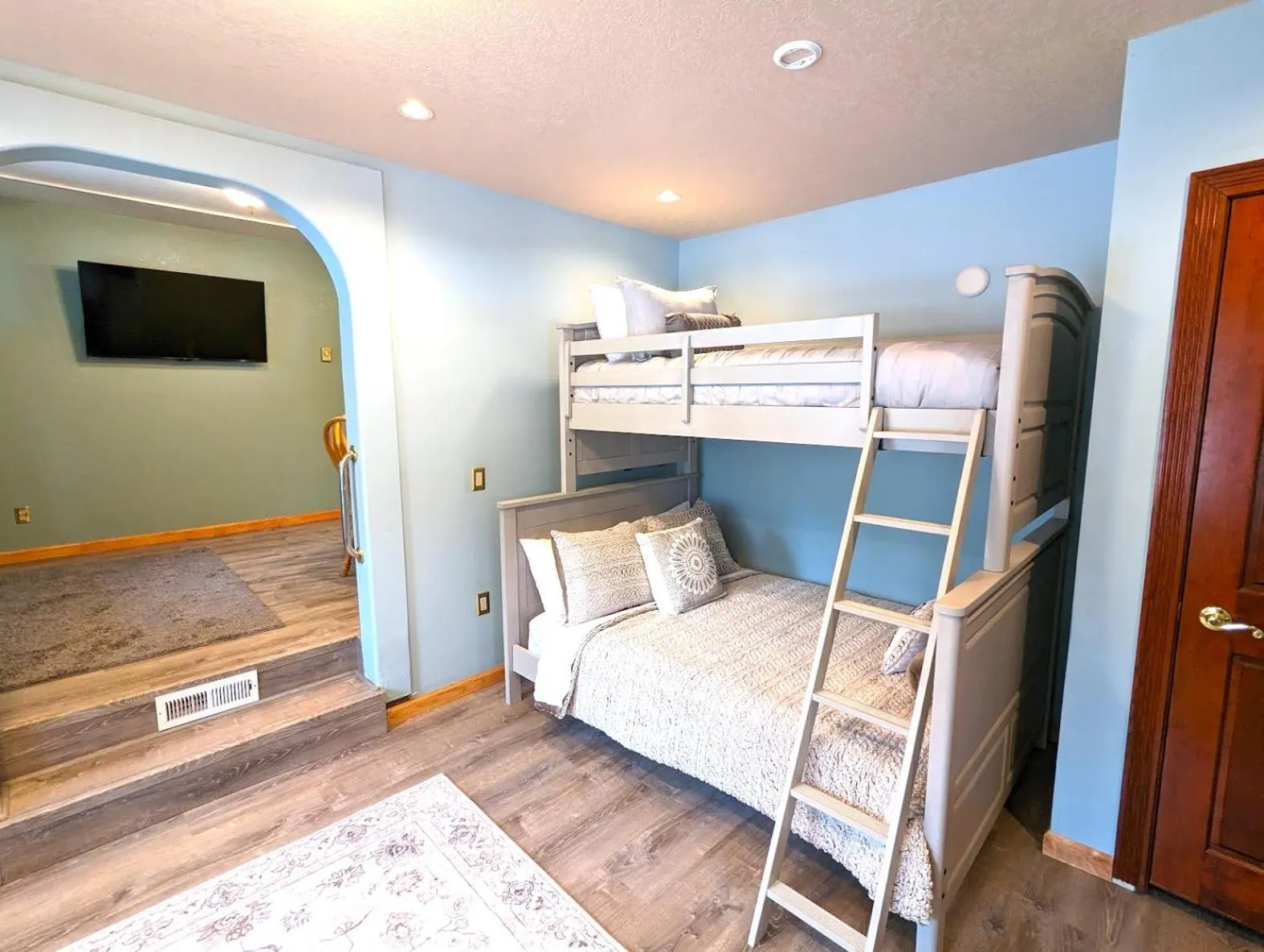 Bed in Cityside Big Mountain Lodge