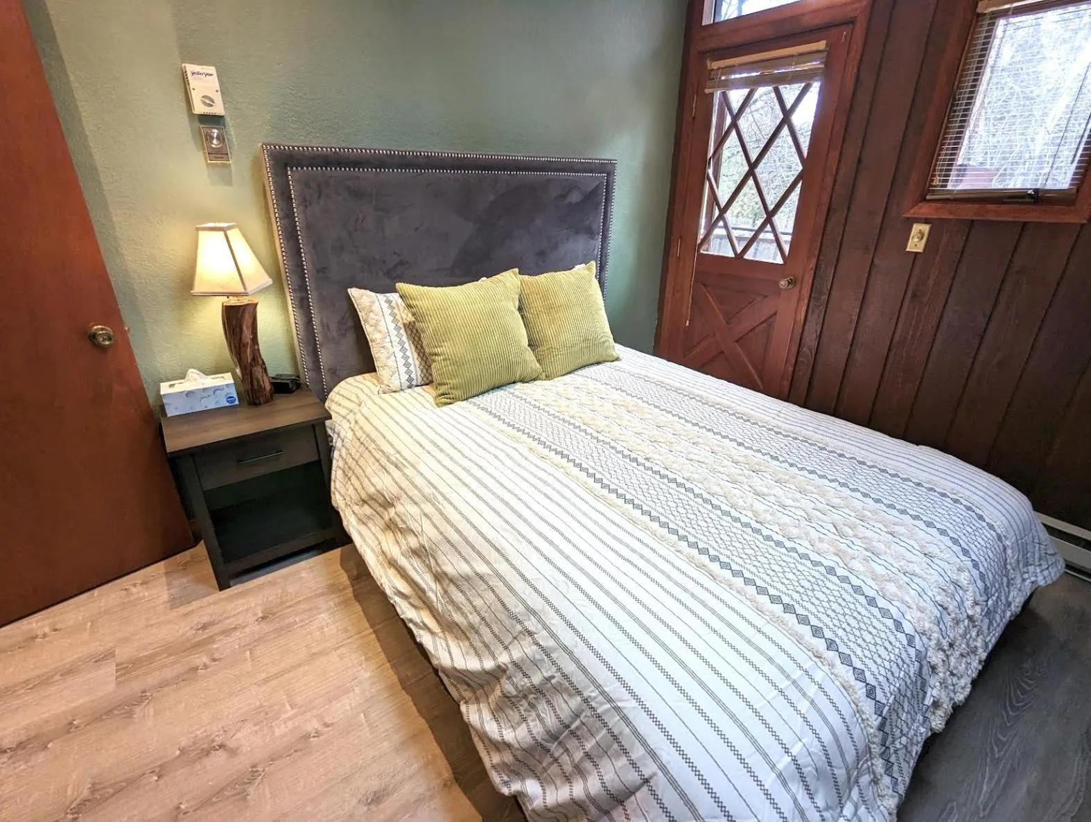 Bed in Cityside Big Mountain Lodge