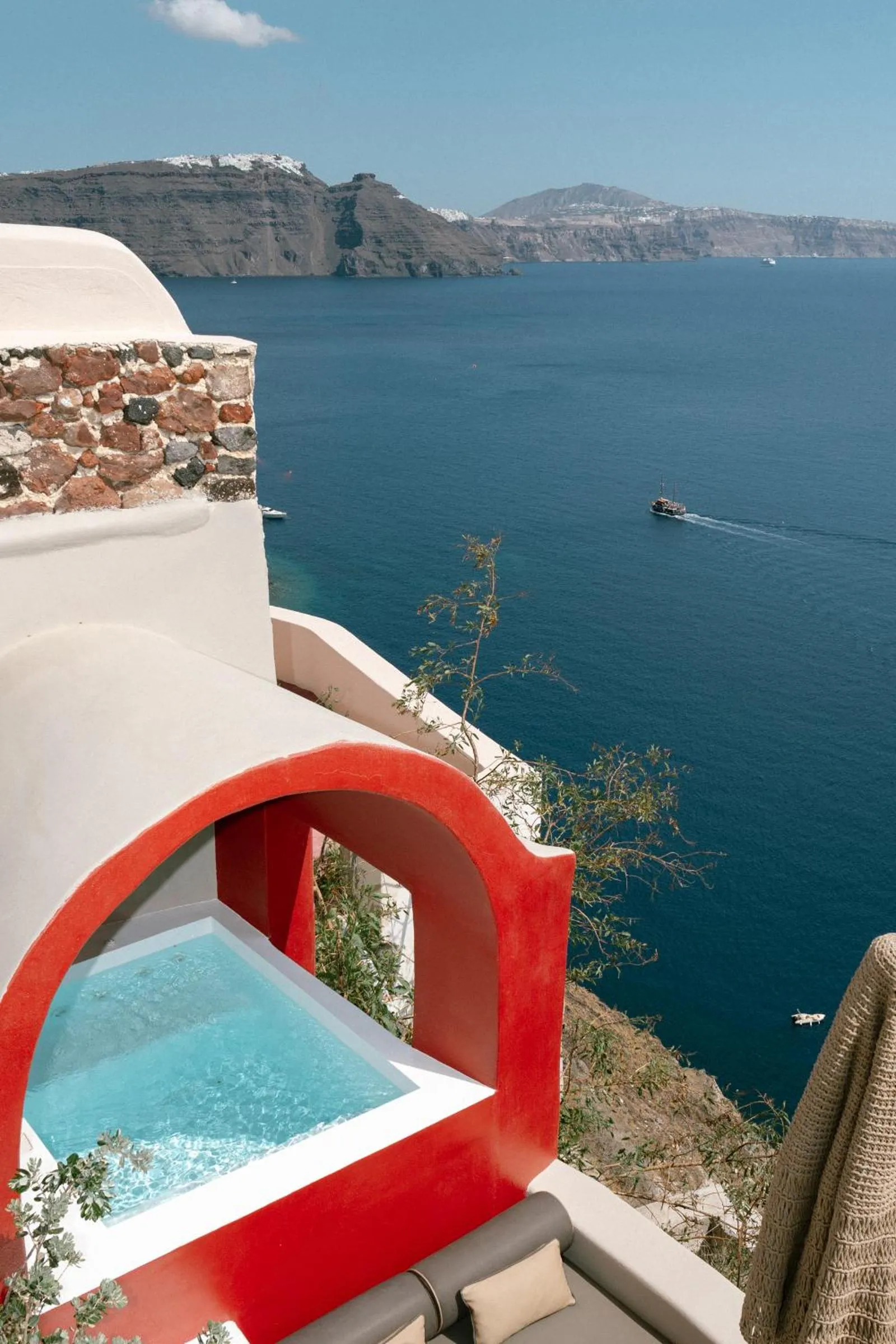 Hot Tub in Nano Oia Canaves