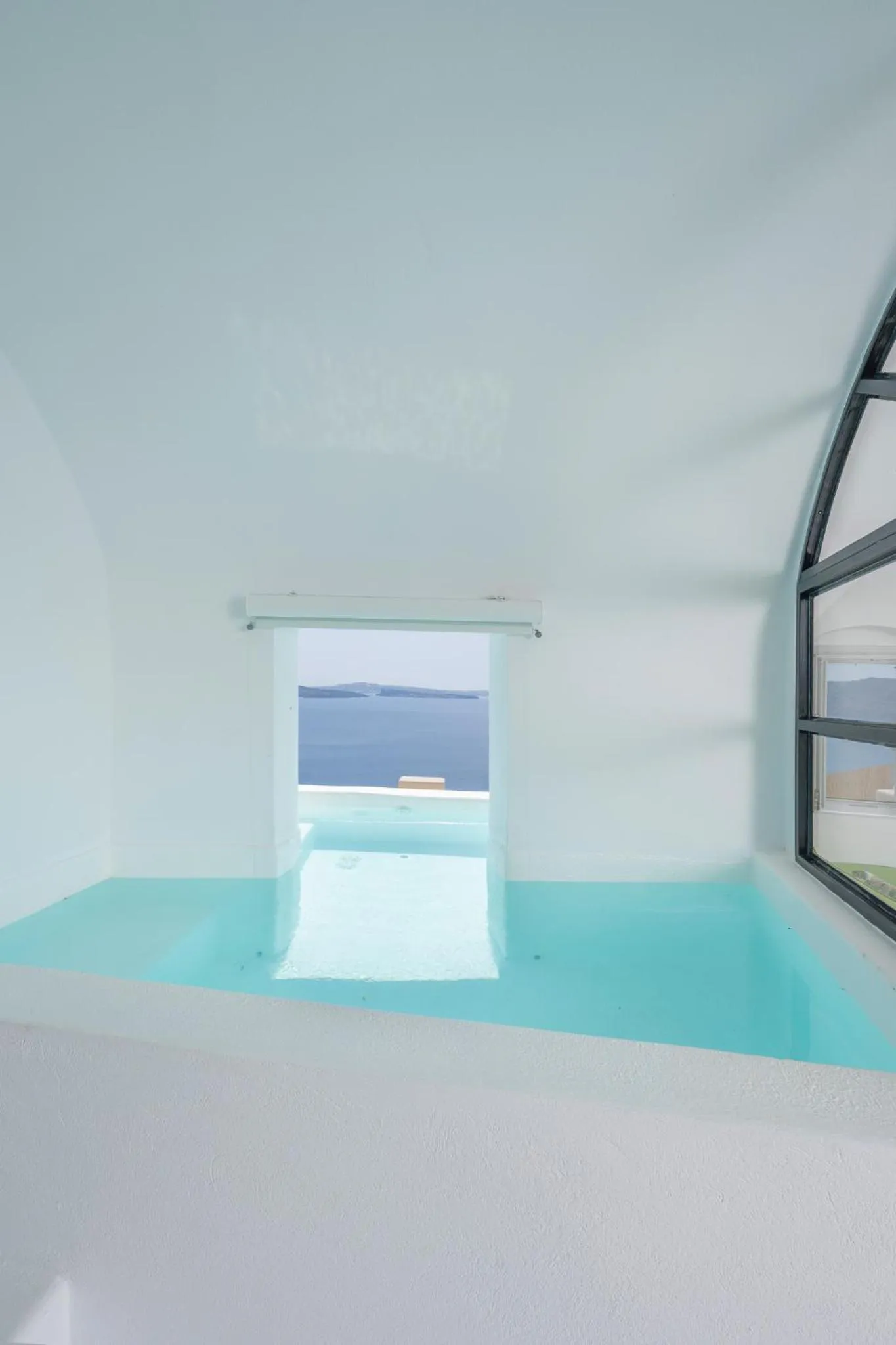 Hot Tub in Nano Oia Canaves