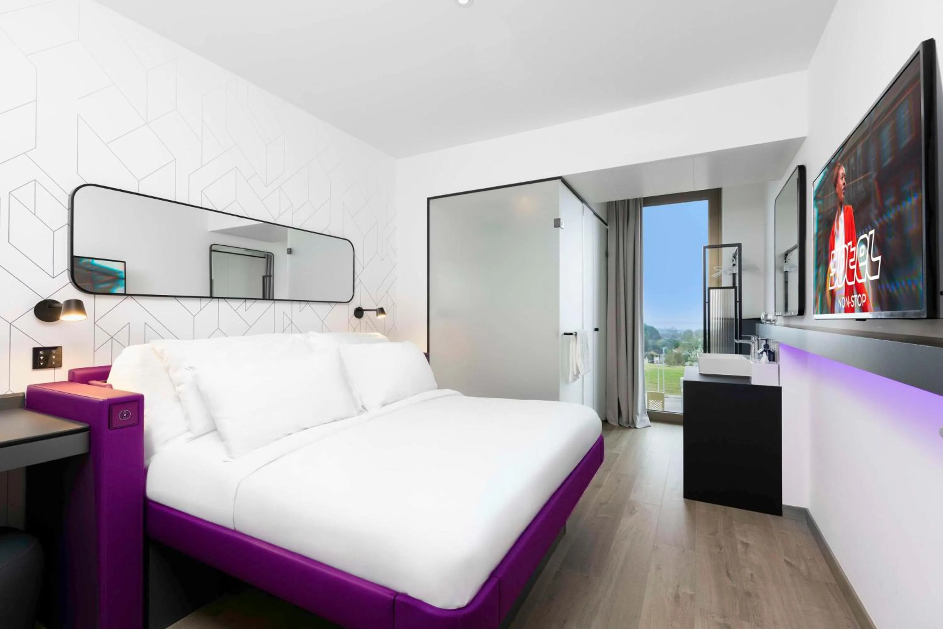 Bedroom, Bed in YOTEL Geneva Lake