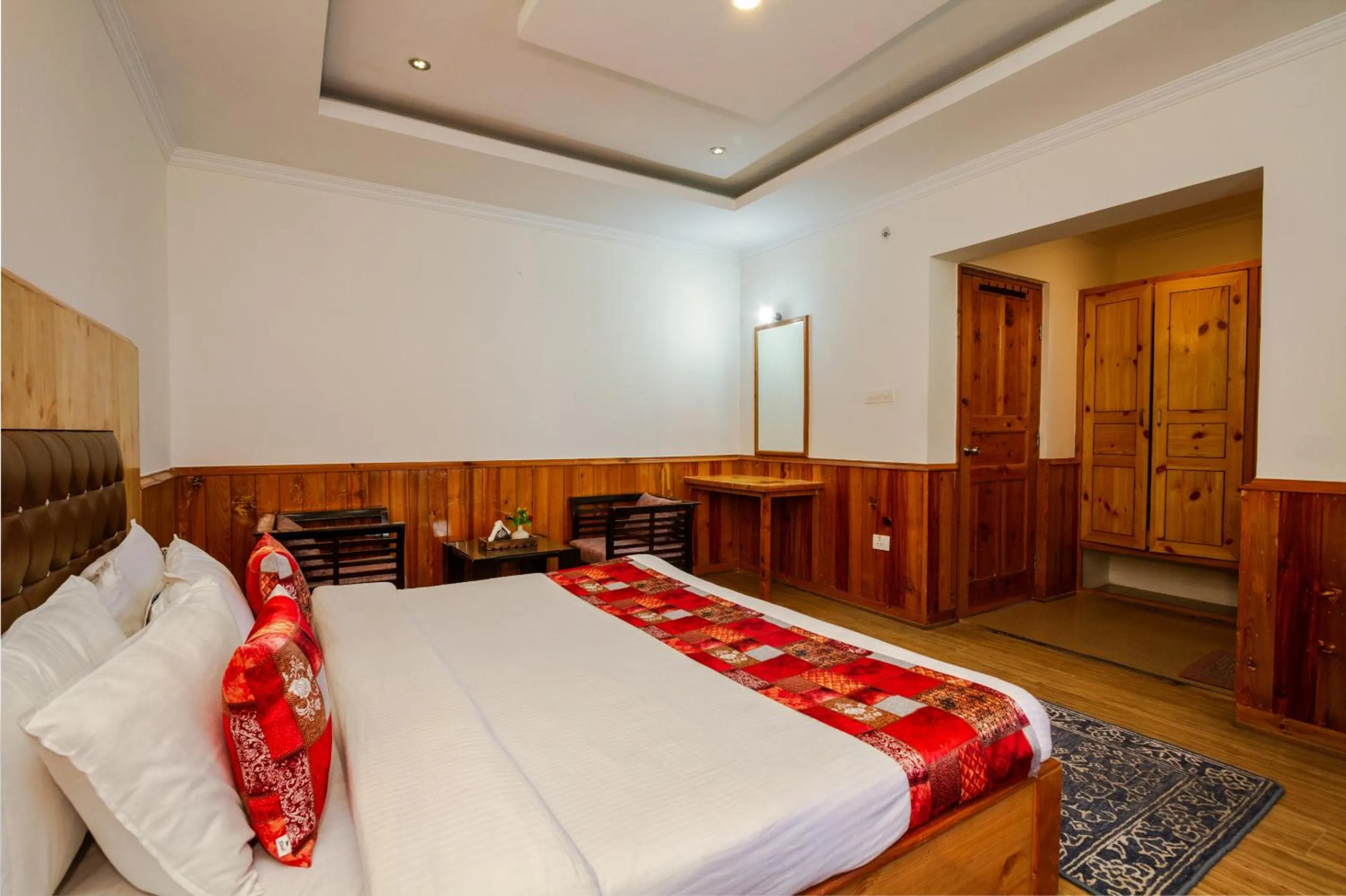 Photo of the whole room, Bed in Tripli Hotels Conifer Wood Cottage