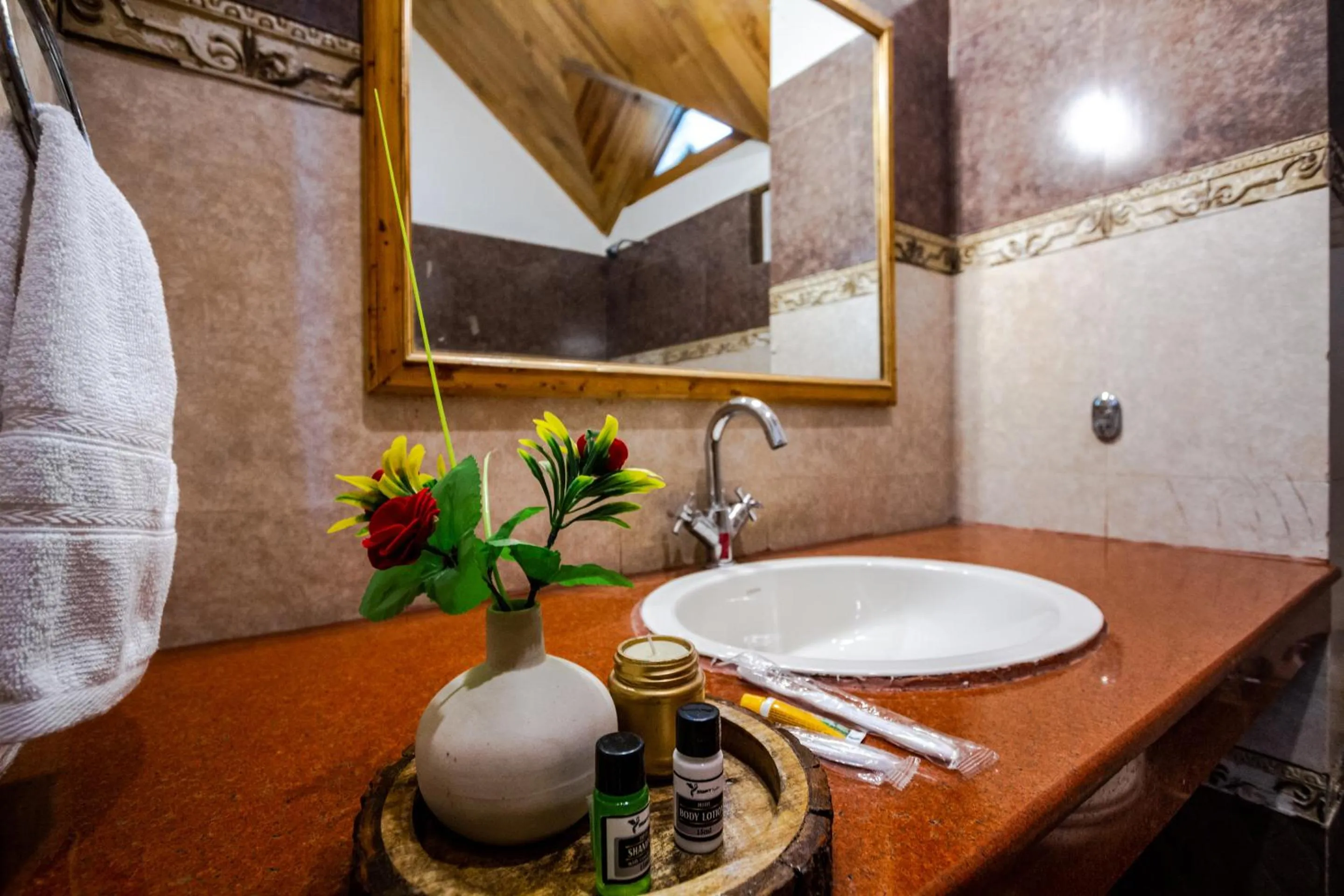 Bathroom in Tripli Hotels Conifer Wood Cottage