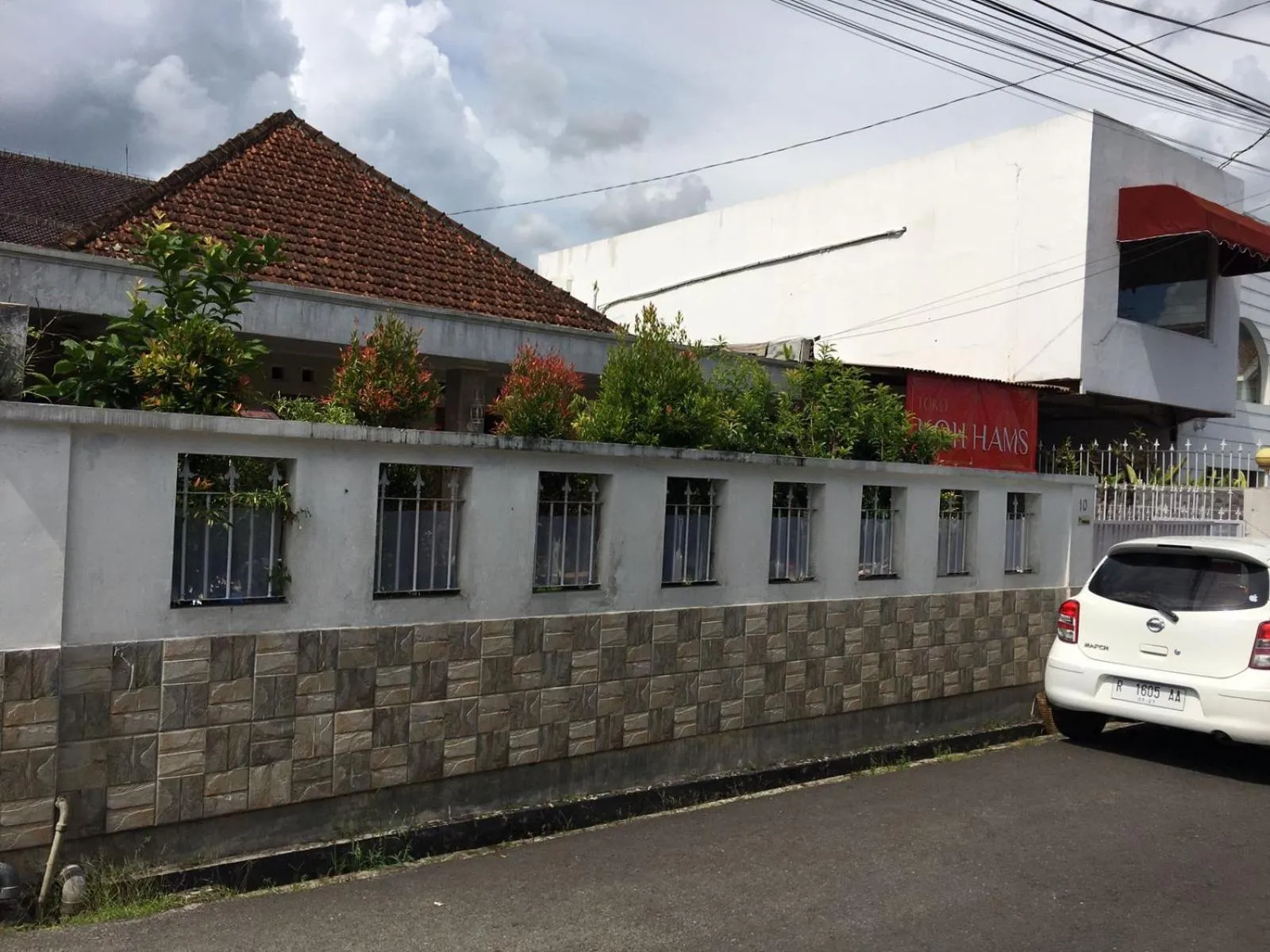 Facade/entrance in SPOT ON 92415 Bima House Syariah