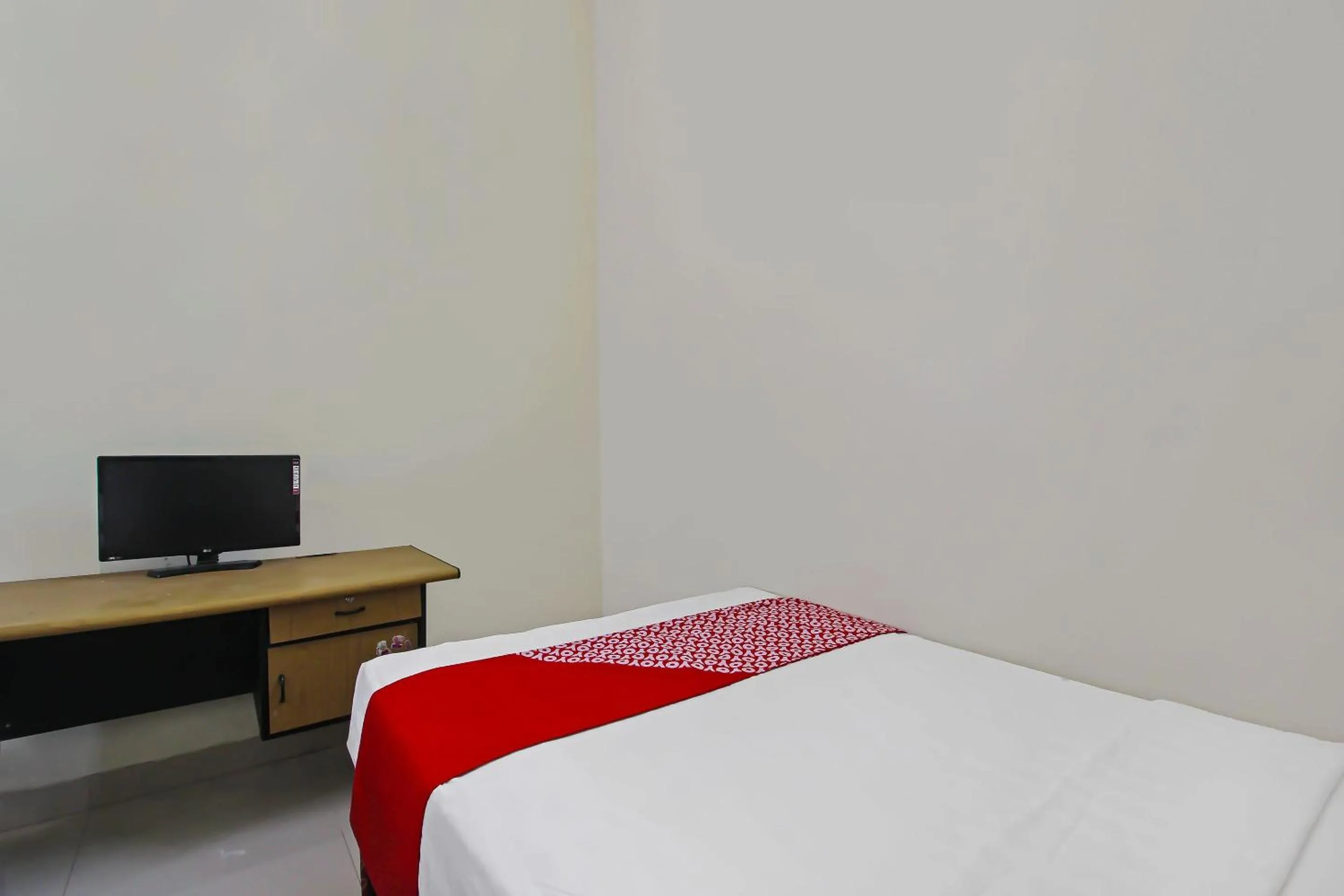 Bedroom, Bed in Hotel O Wahidin Guesthouse