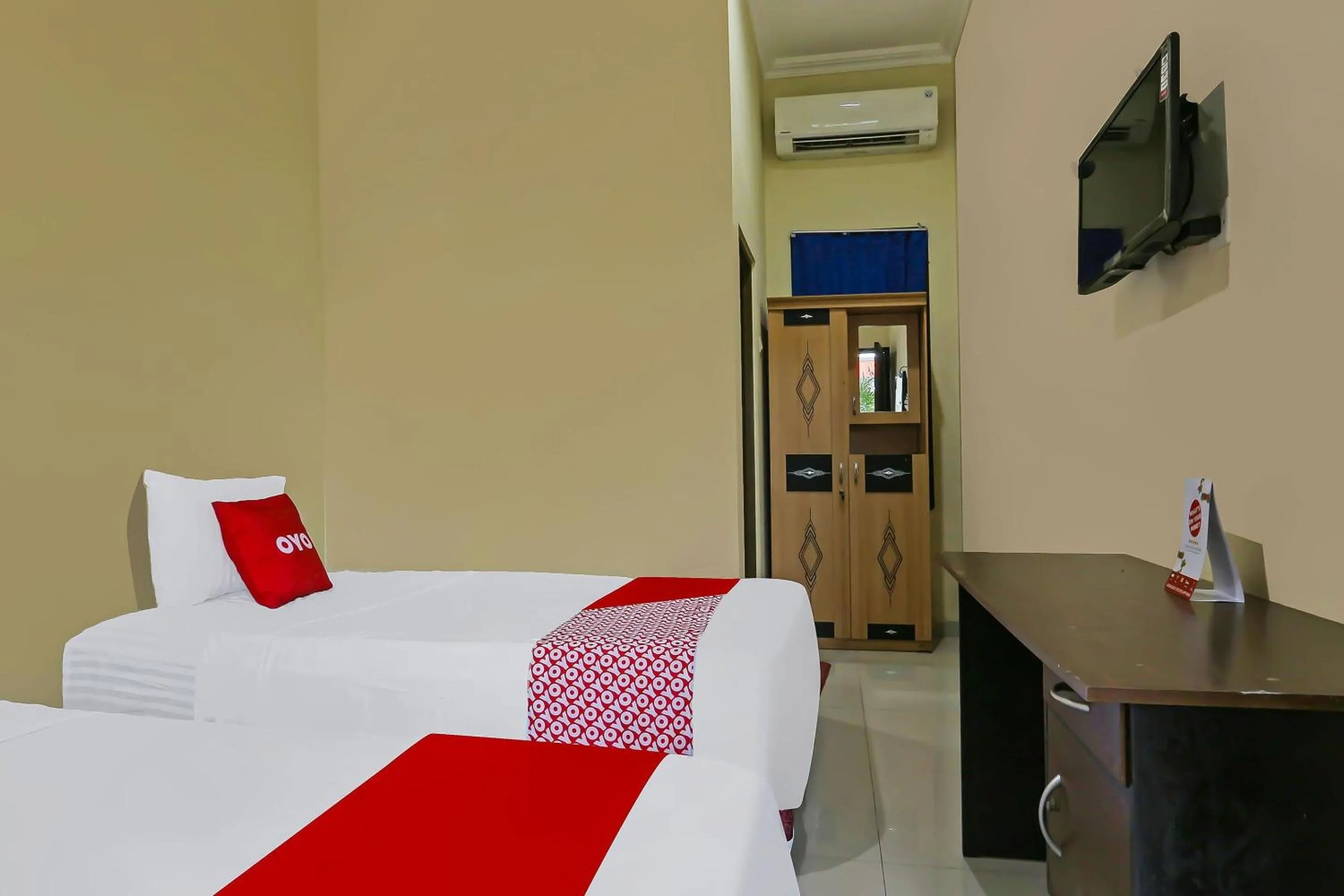 Bedroom, Bed in Hotel O Wahidin Guesthouse