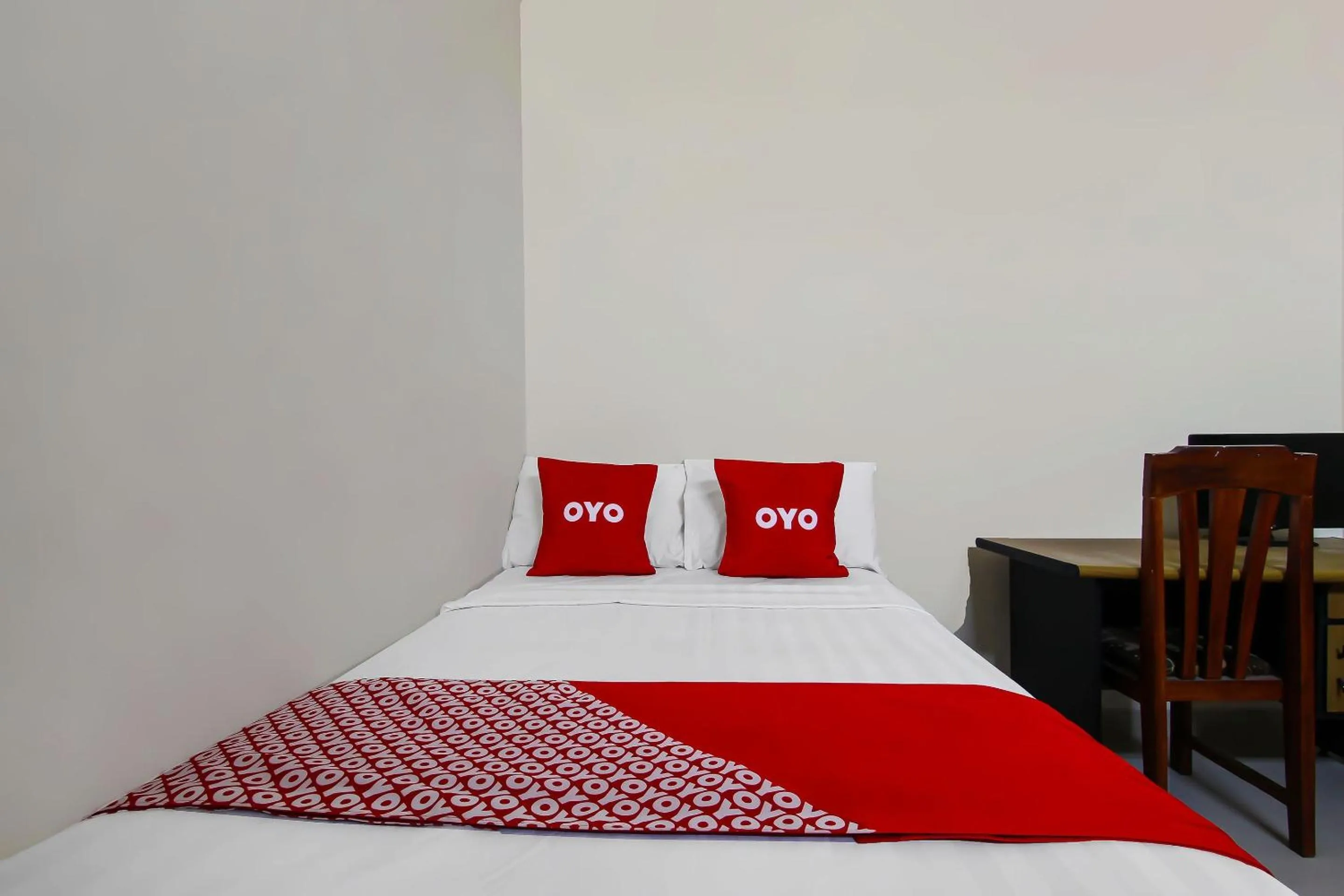 Bedroom, Bed in Hotel O Wahidin Guesthouse