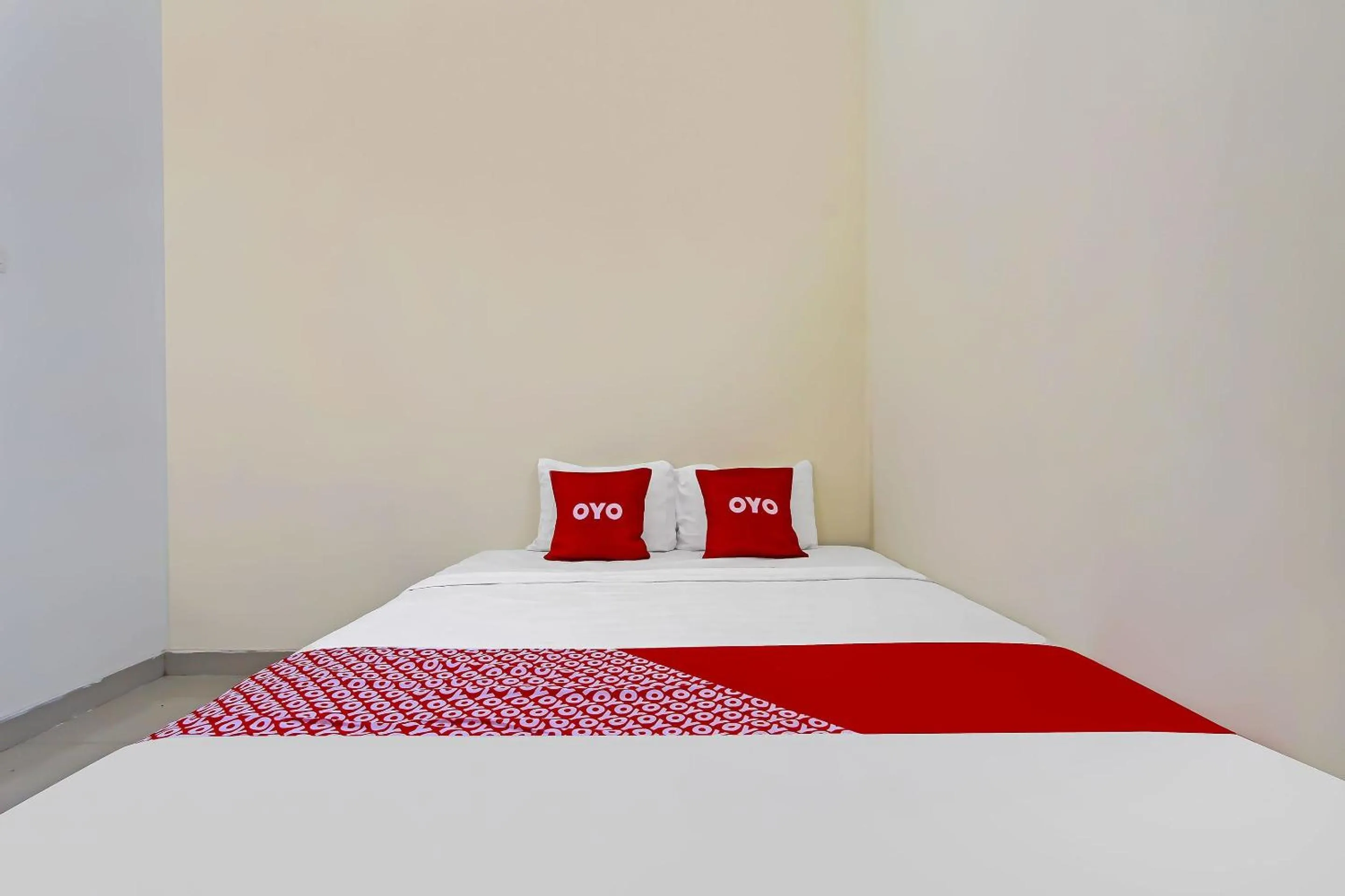 Bedroom, Bed in Hotel O Wahidin Guesthouse