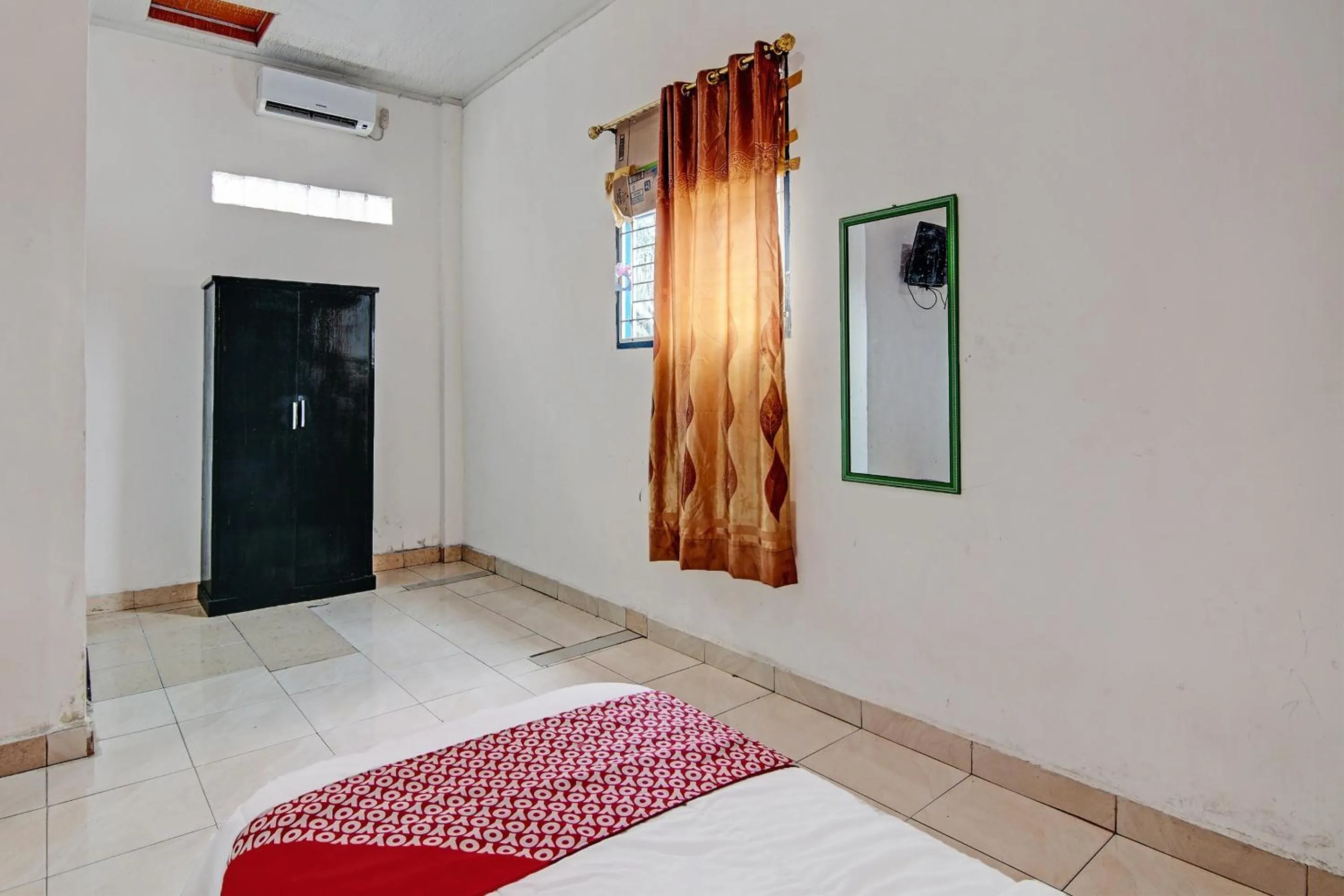Bedroom in Hotel O Hadhilfa Homestay Syariah Near Nowwa Cafe