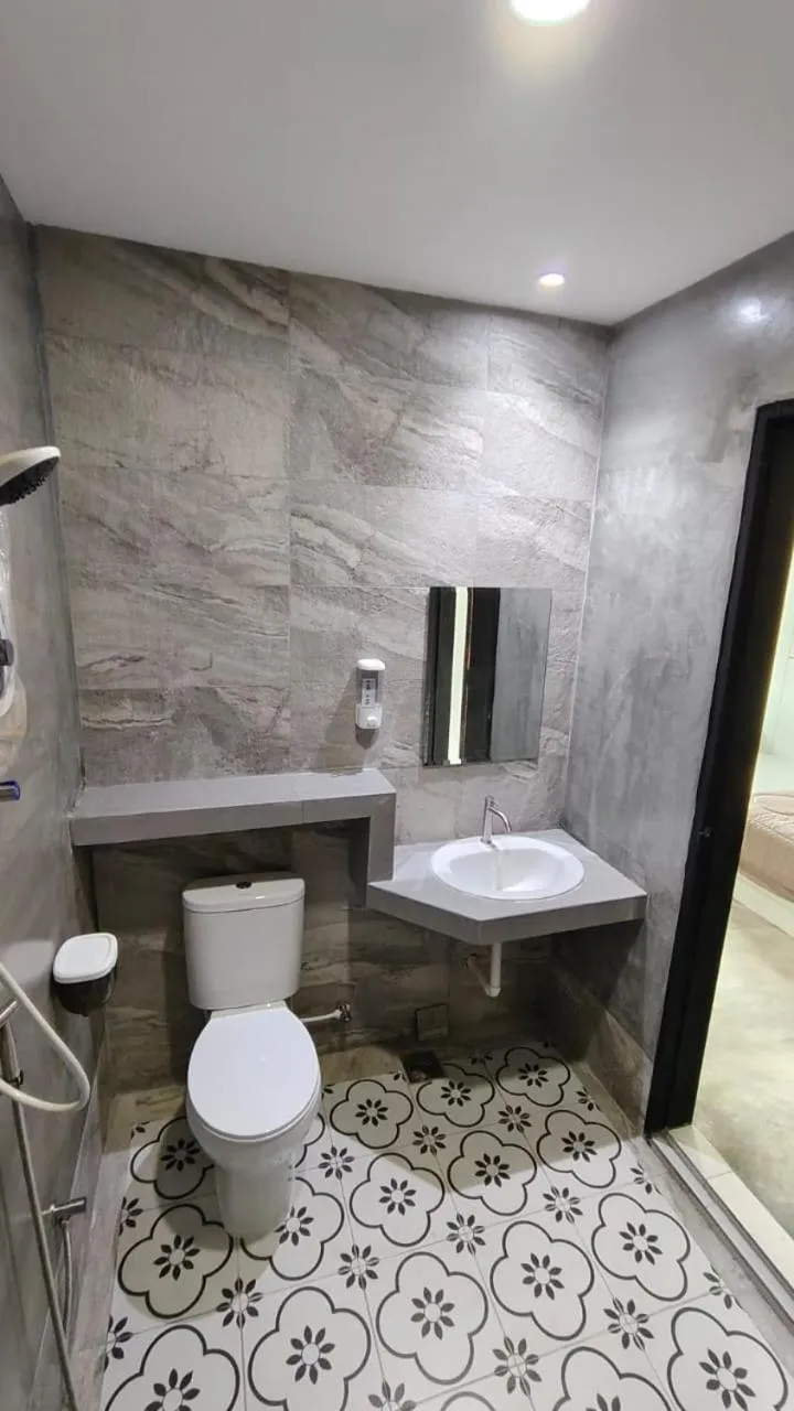 Shower in I Do Farmstay