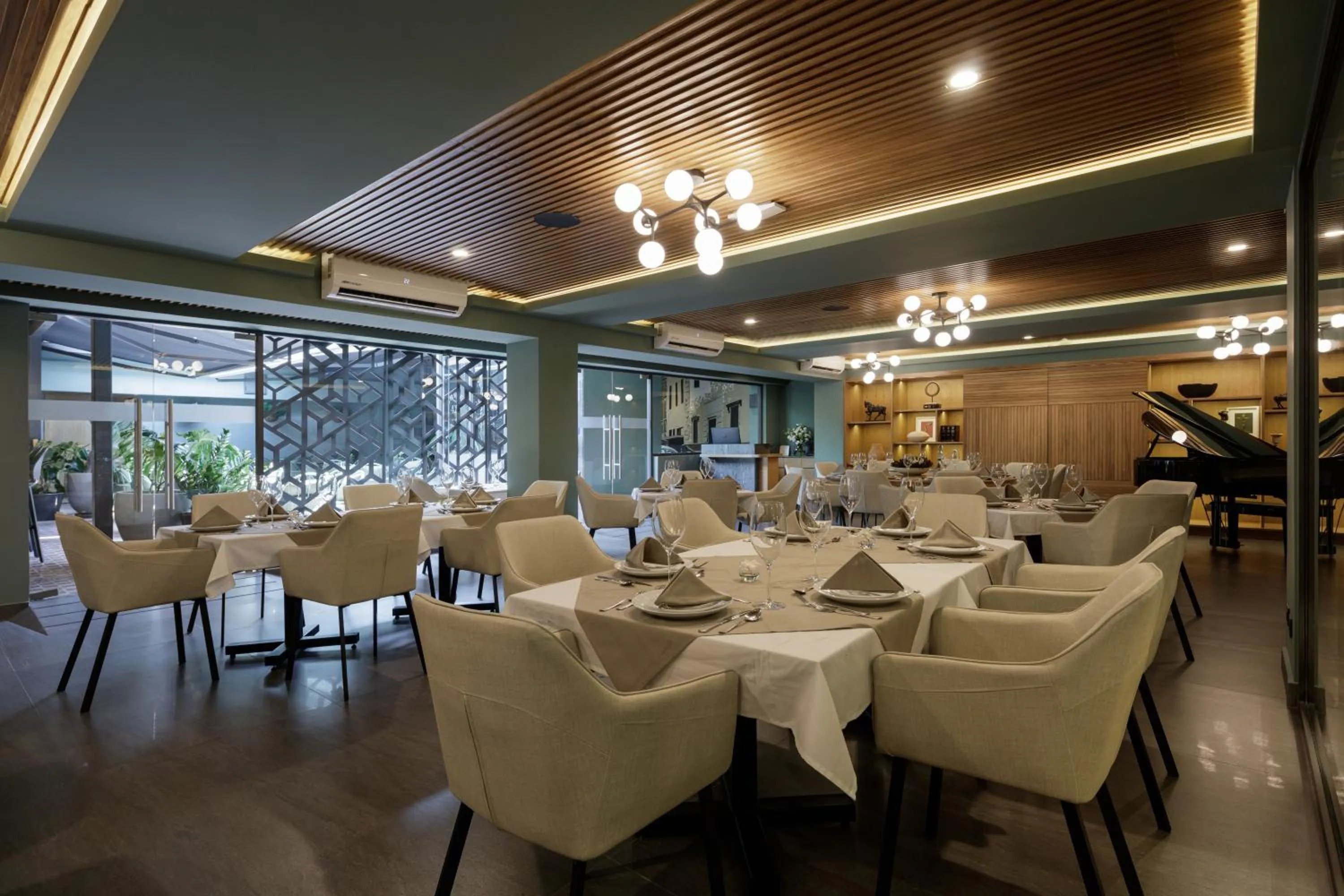 Restaurant/places to eat in Origen 438 Luxury Boutique Hotel