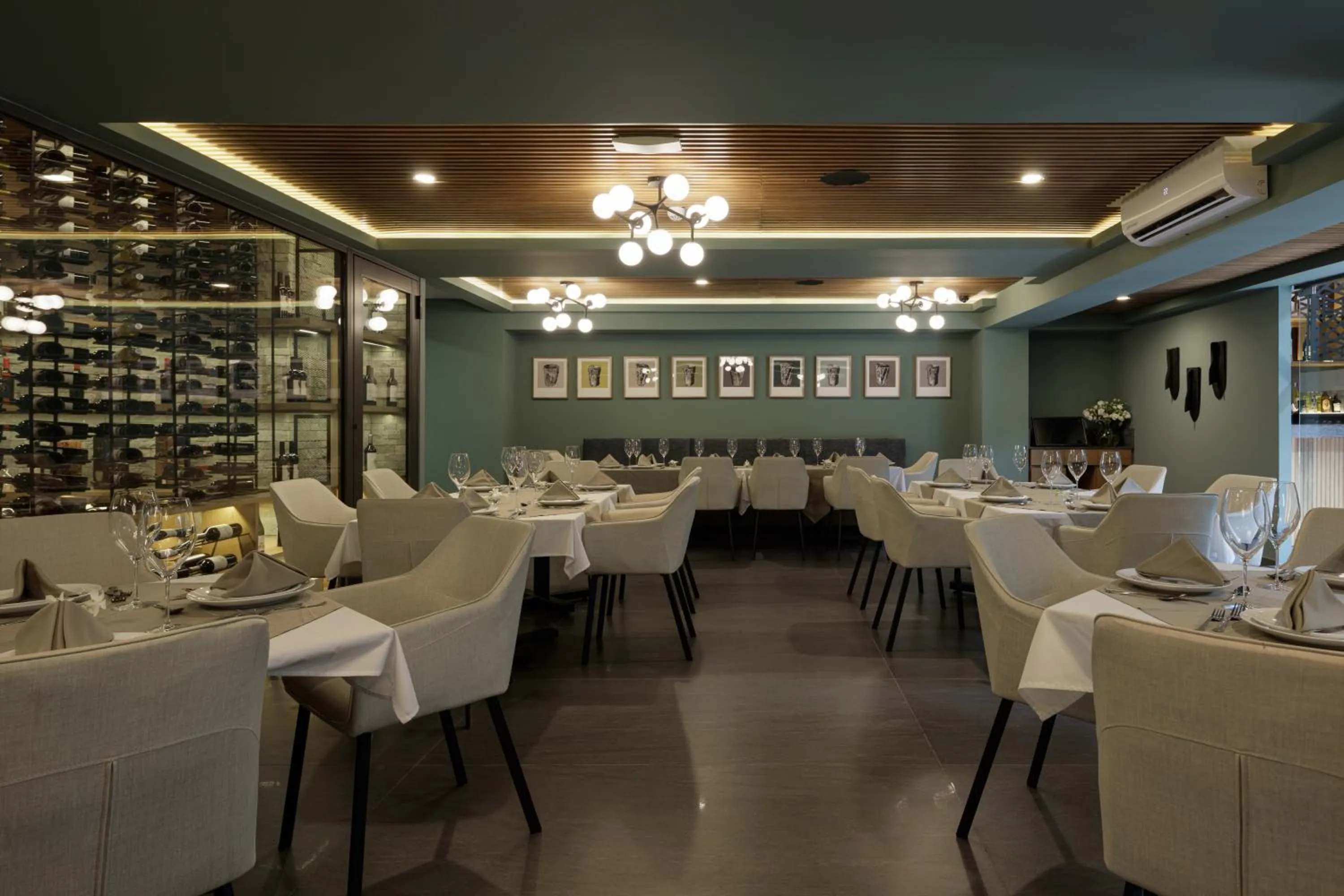 Restaurant/places to eat in Origen 438 Luxury Boutique Hotel