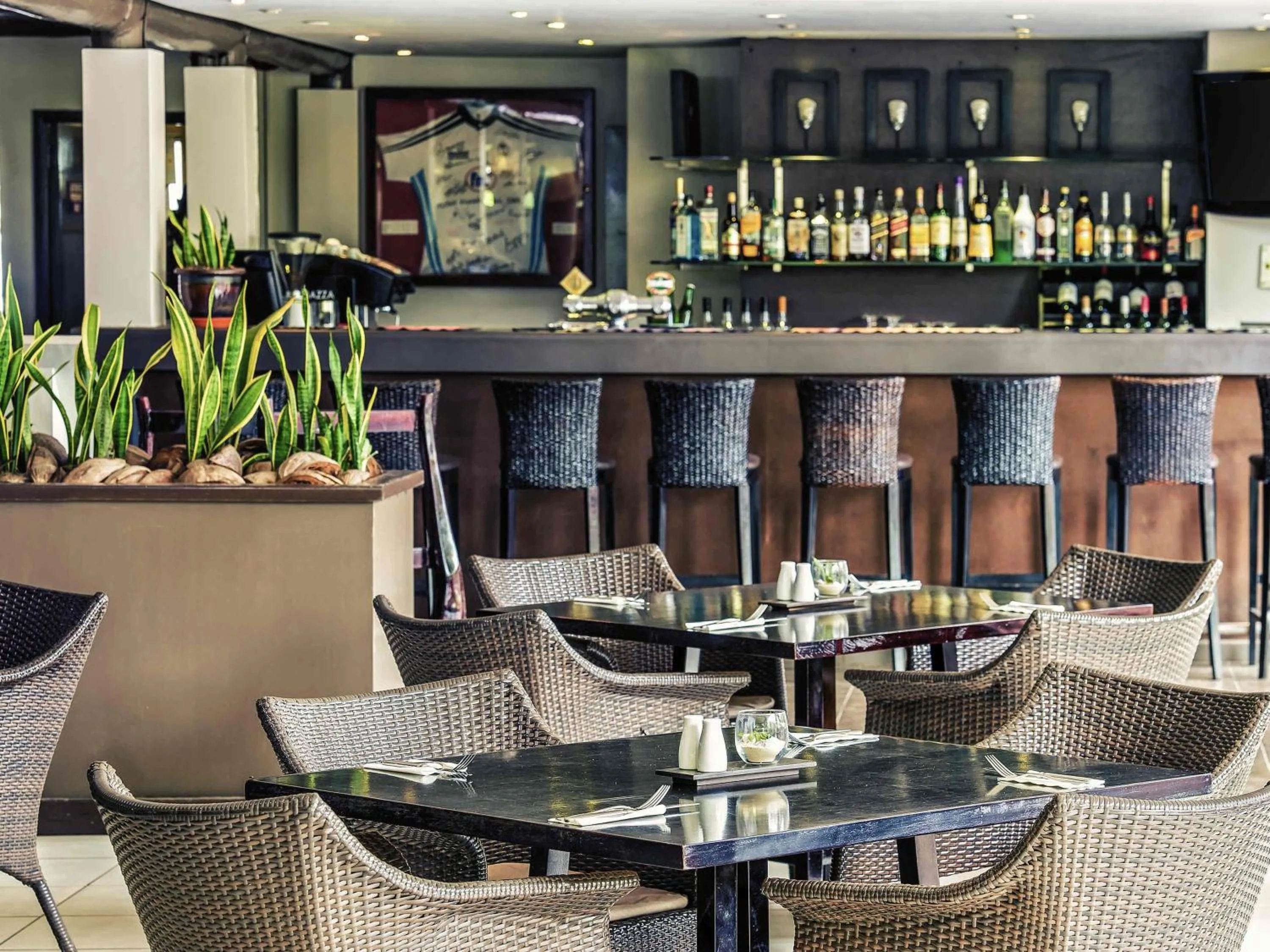 Lounge or bar in Mercure Nadi