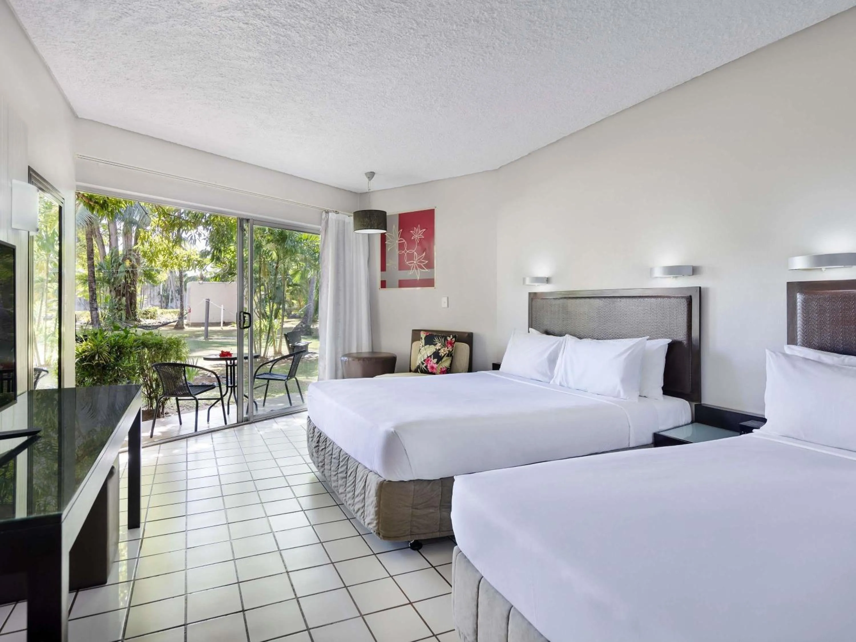 Bedroom, Bed in Mercure Nadi