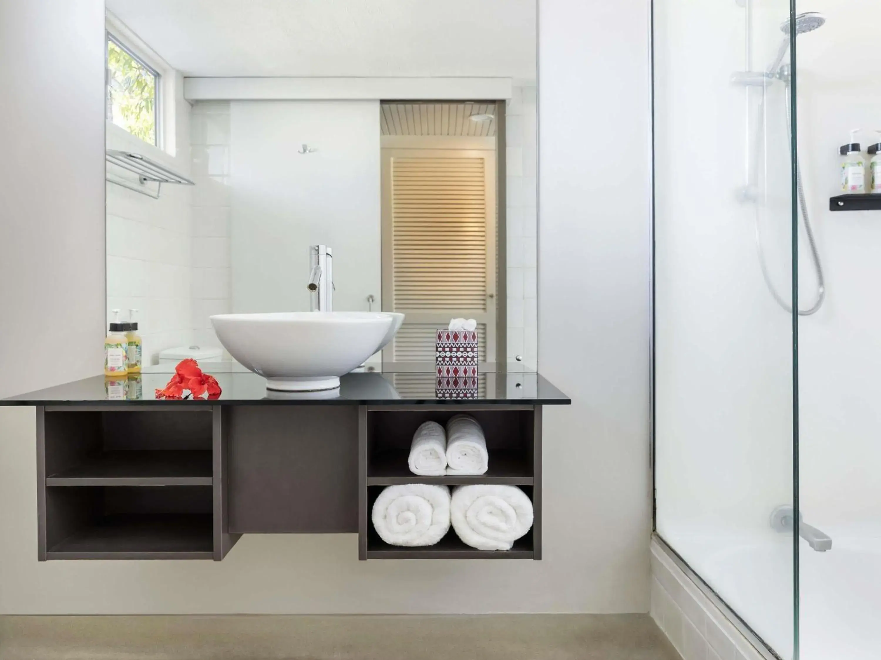 Deluxe Room with Two Queen Beds in Mercure Nadi Deluxe Room with Two Queen Beds in Mercure Nadi