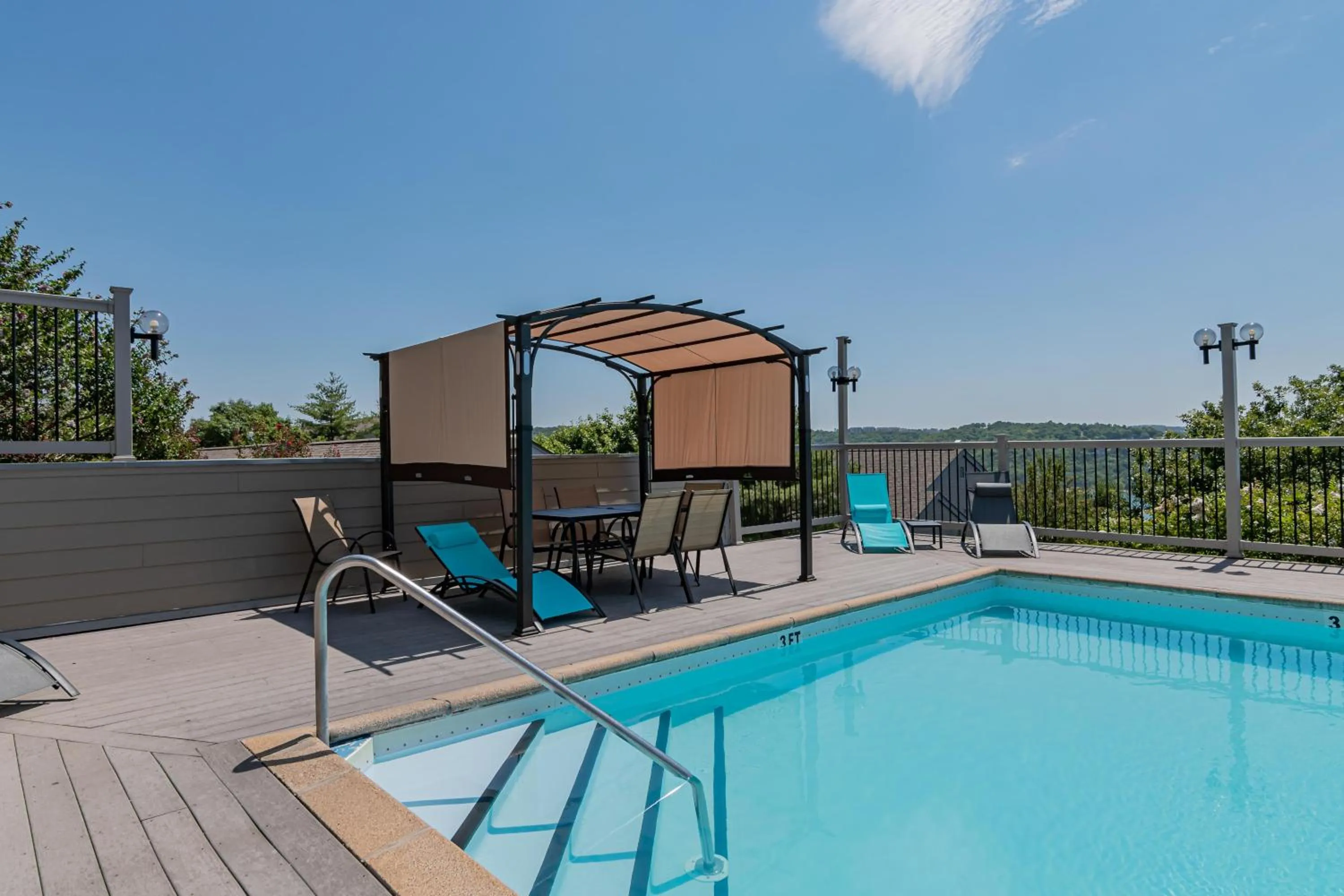 Silver Maple --305--with Boat Slip