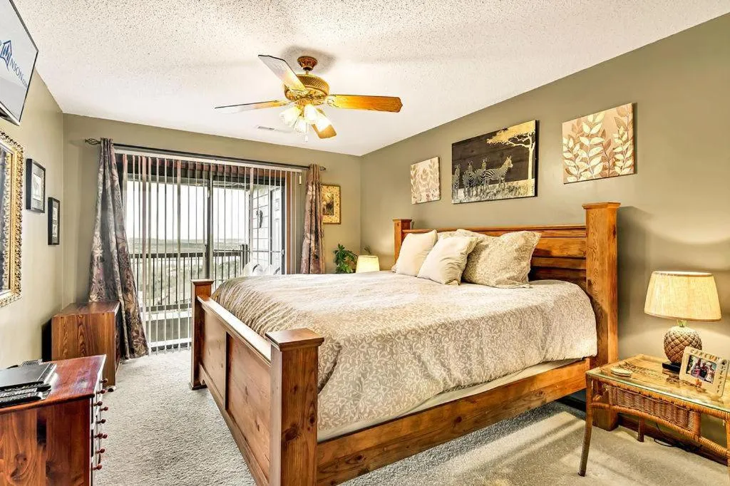 Bed in Silver Maple --305--with Boat Slip