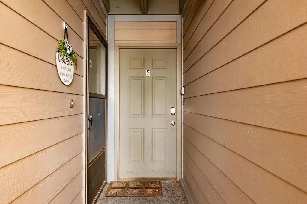 Silver Maple --305--with Boat Slip