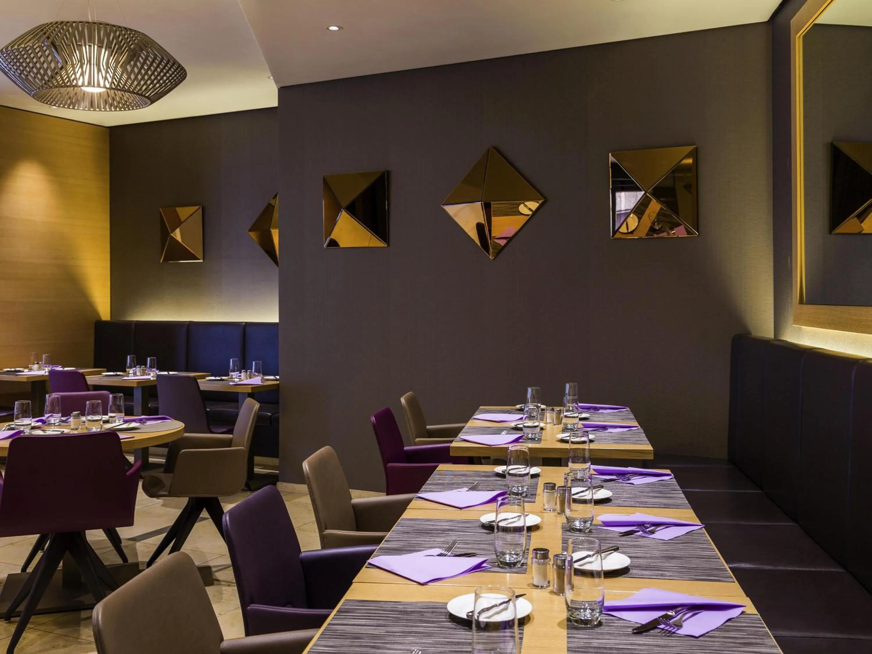 Lounge or bar in Pullman Basel Europe