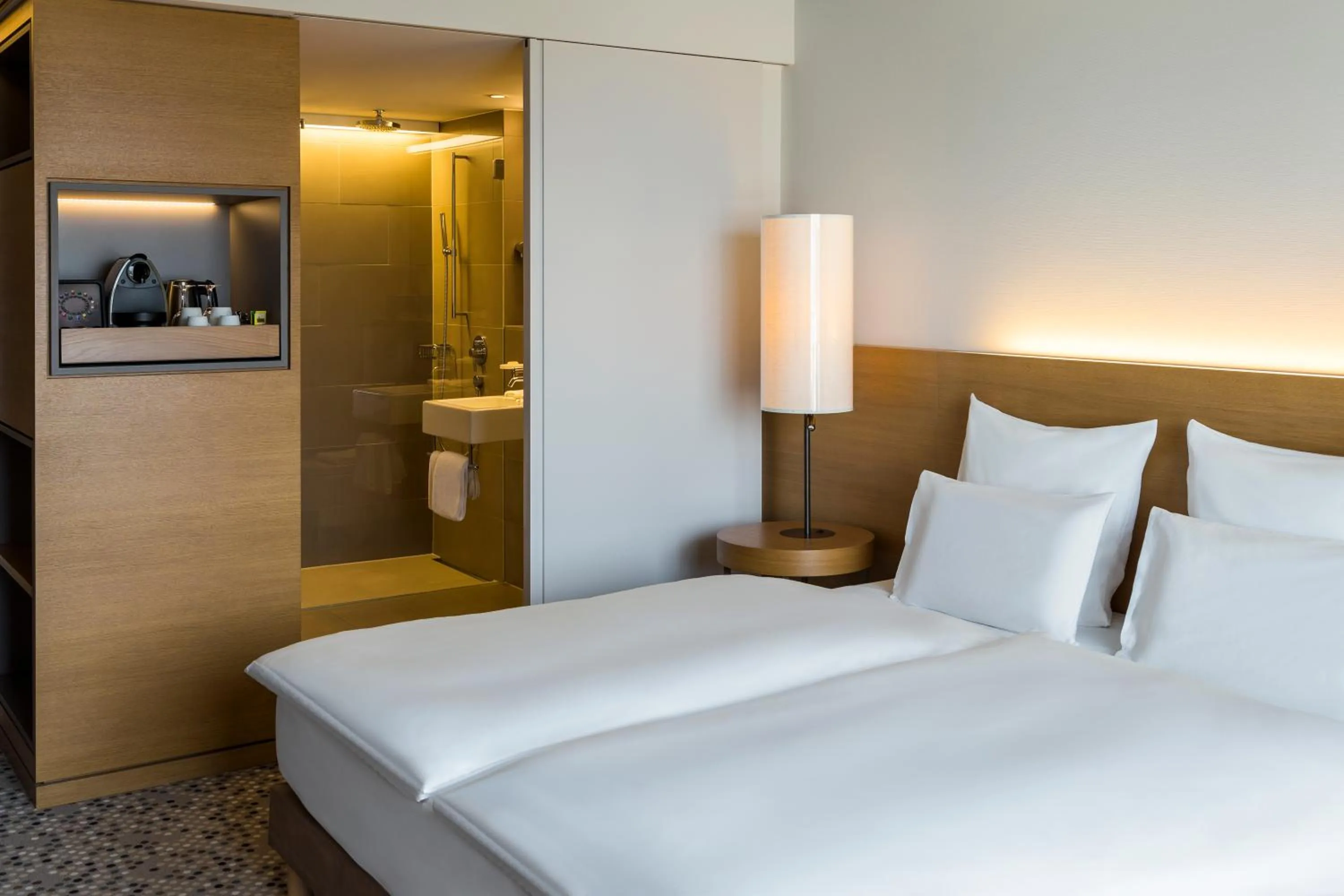 Bedroom, Bed in Pullman Basel Europe