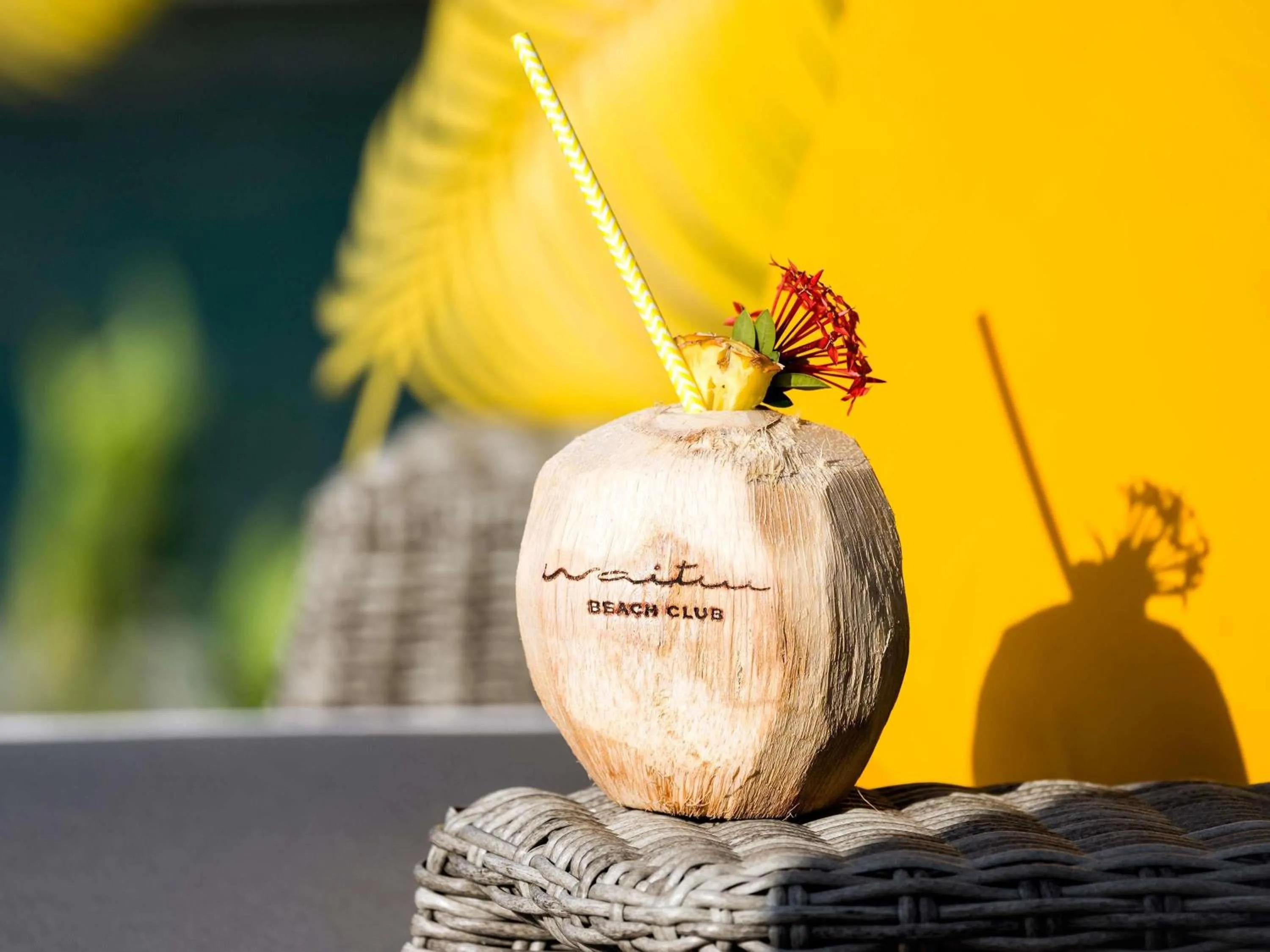 Lounge or bar in Sofitel Fiji Resort & Spa