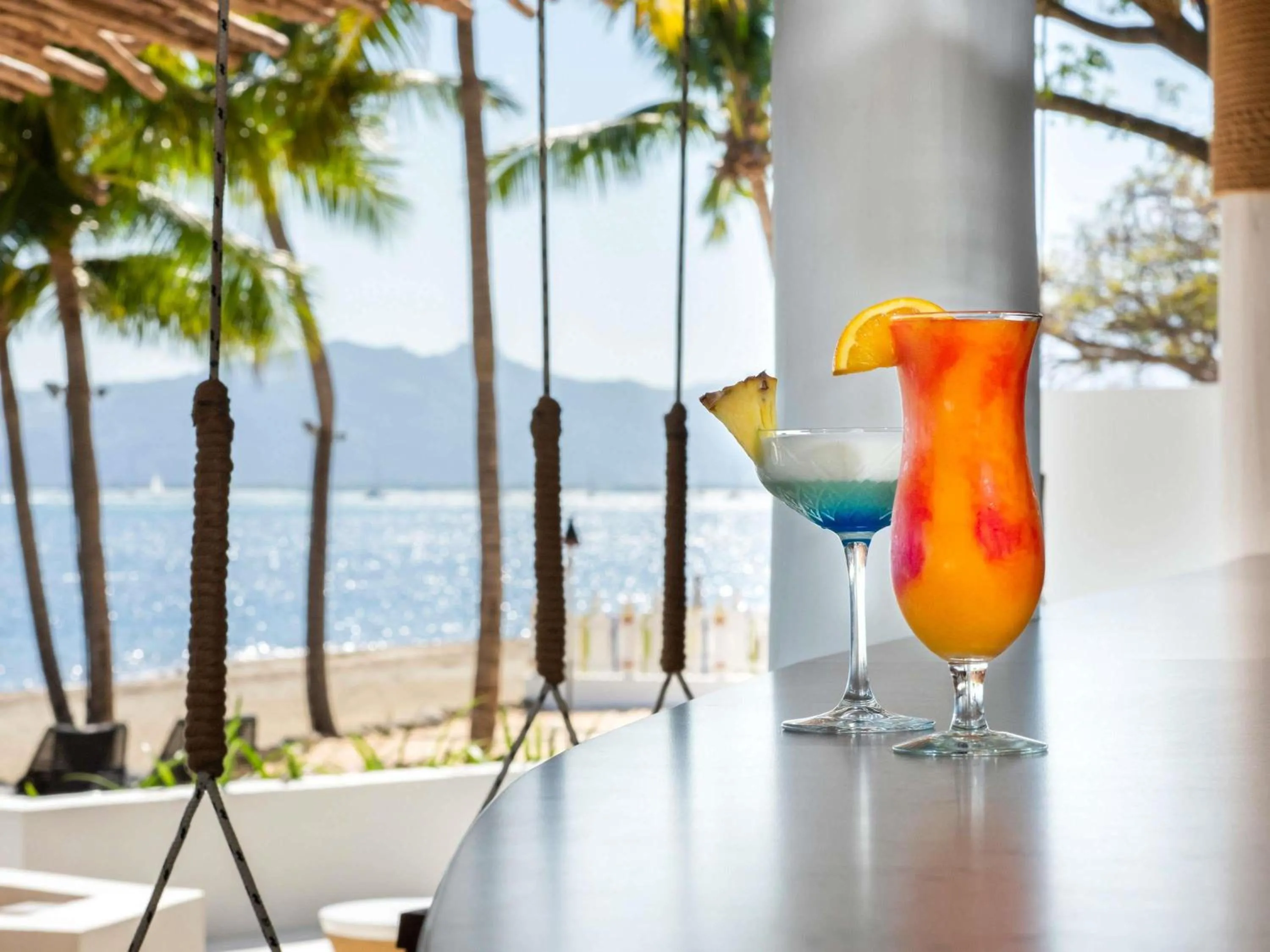 Lounge or bar in Sofitel Fiji Resort & Spa