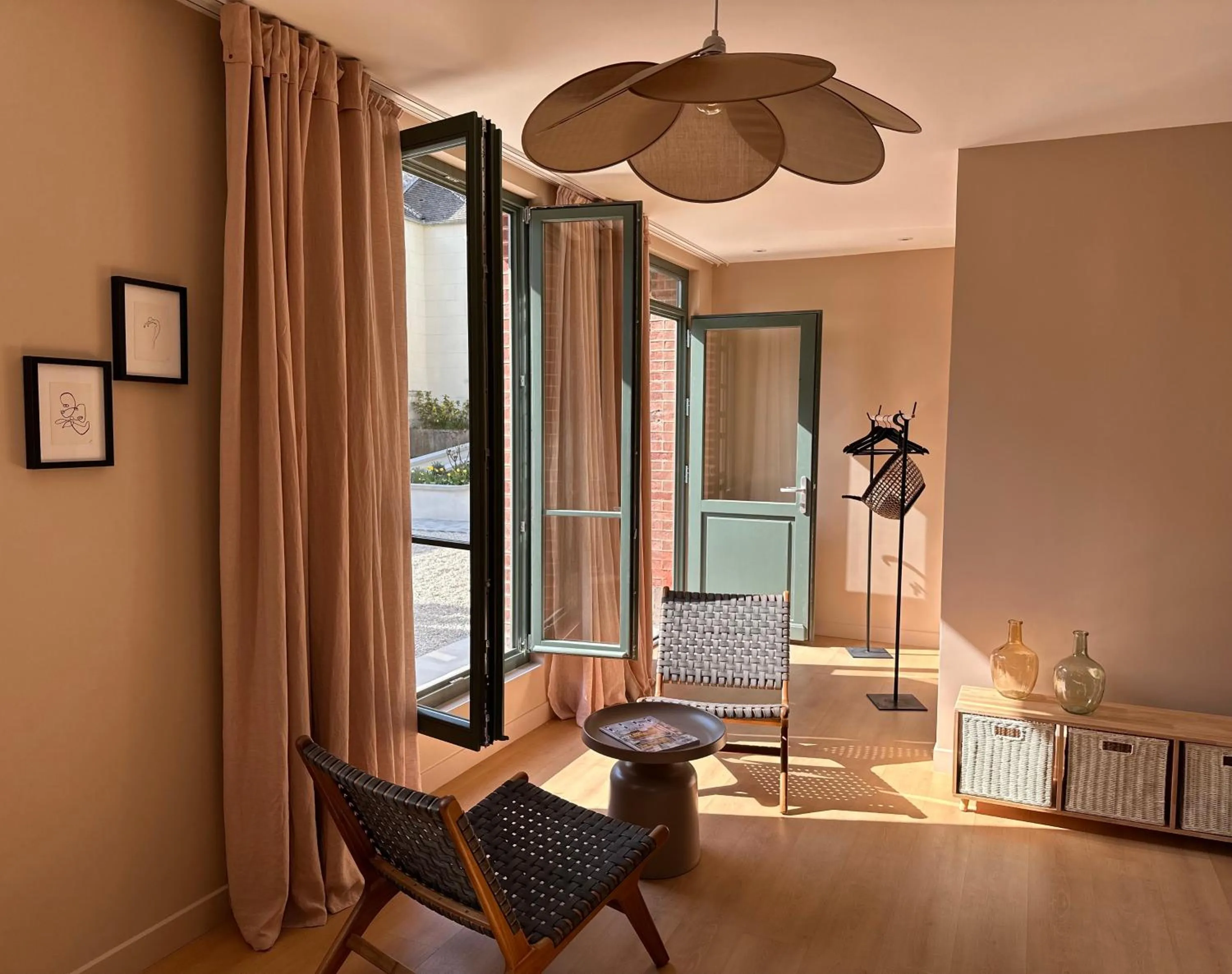 Seating area in LA DEMEURE