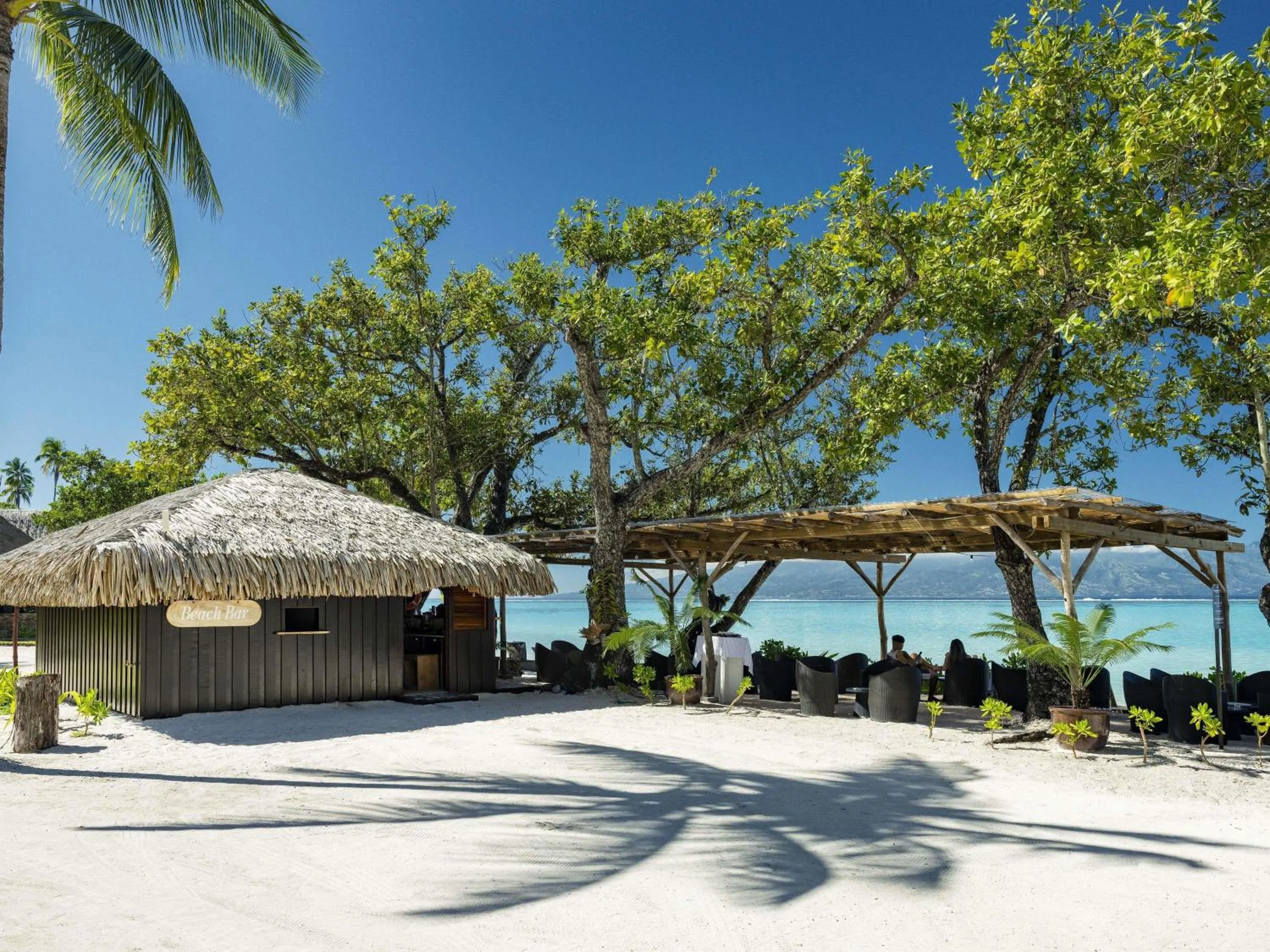 Lounge or bar in Sofitel Kia Ora Moorea Beach Resort