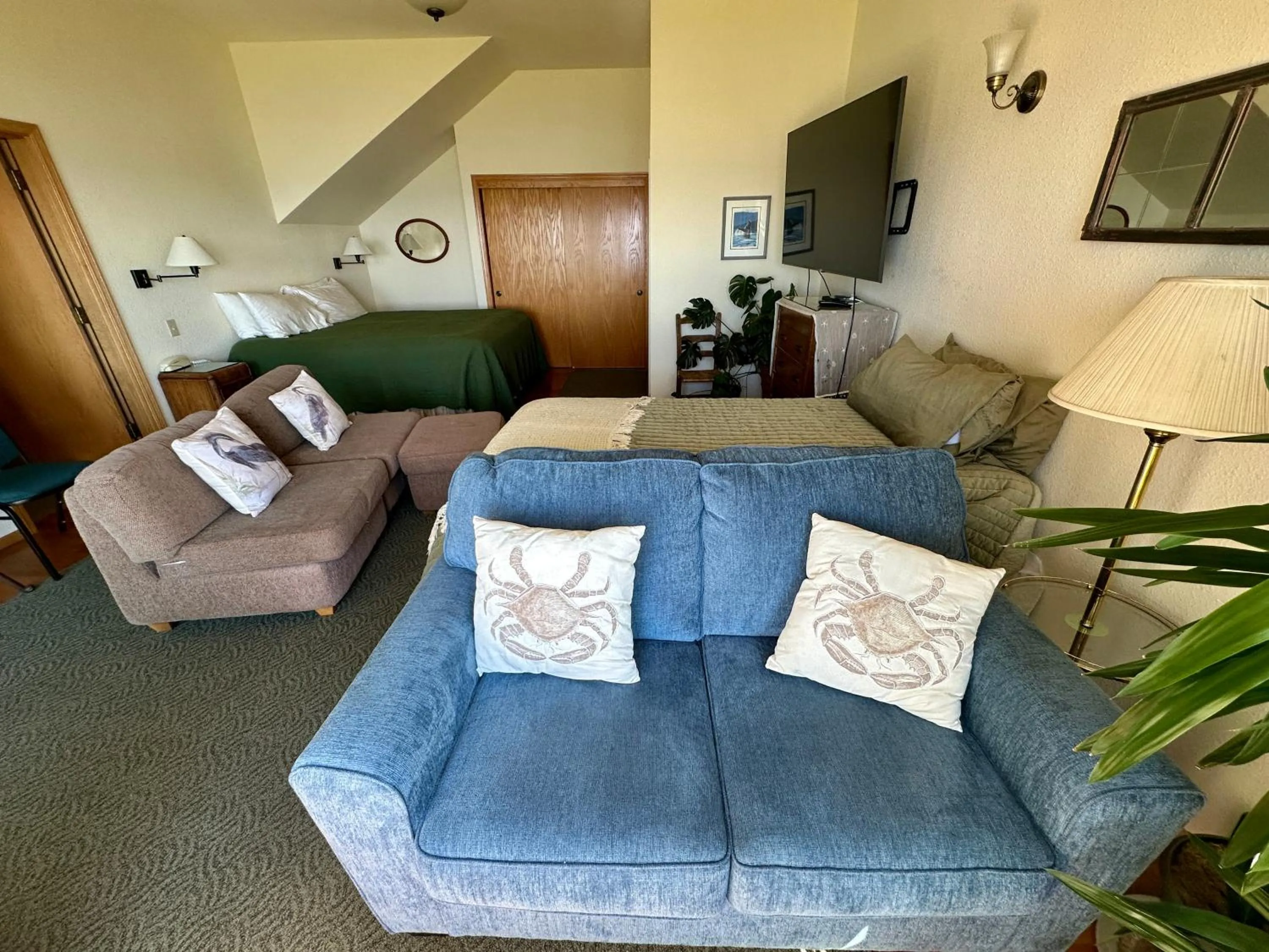 Turtle Rocks Oceanfront Inn