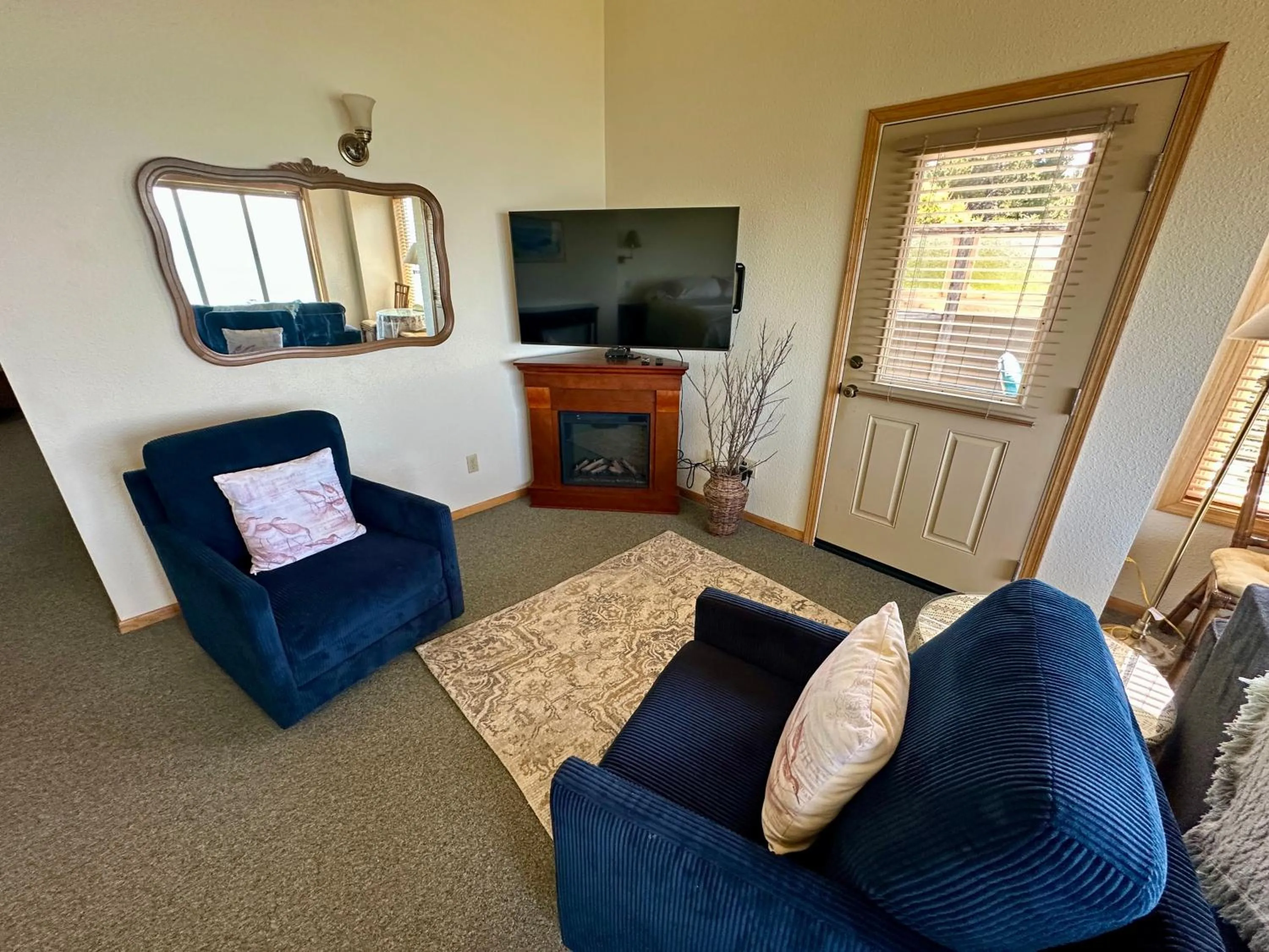 Turtle Rocks Oceanfront Inn