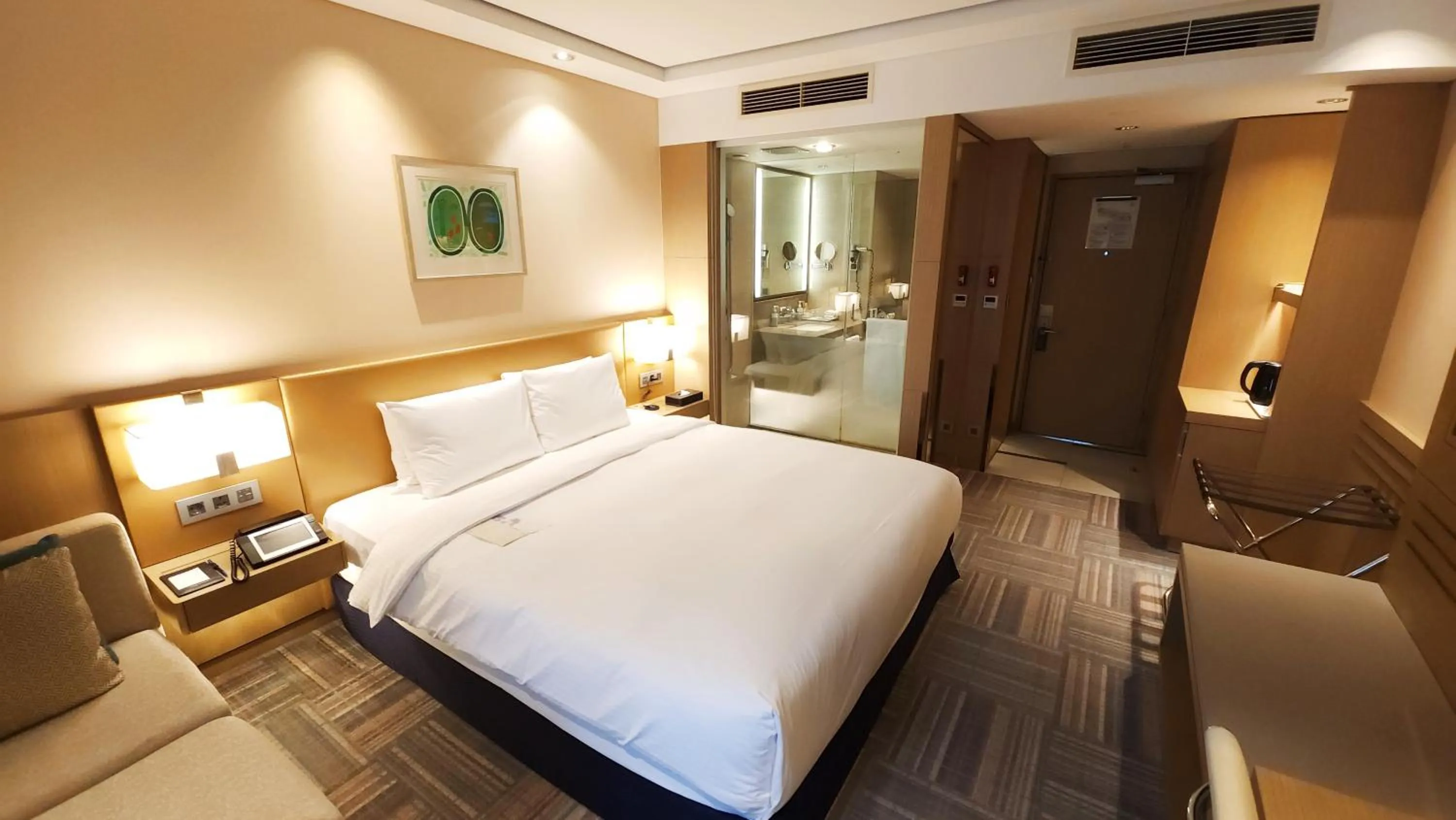 Bed in Novotel Ambassador Seoul Gangnam