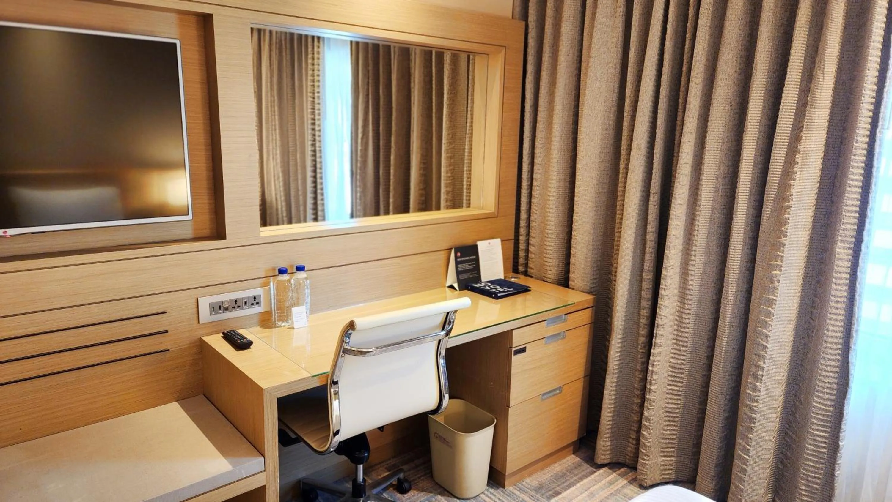 TV and multimedia in Novotel Ambassador Seoul Gangnam