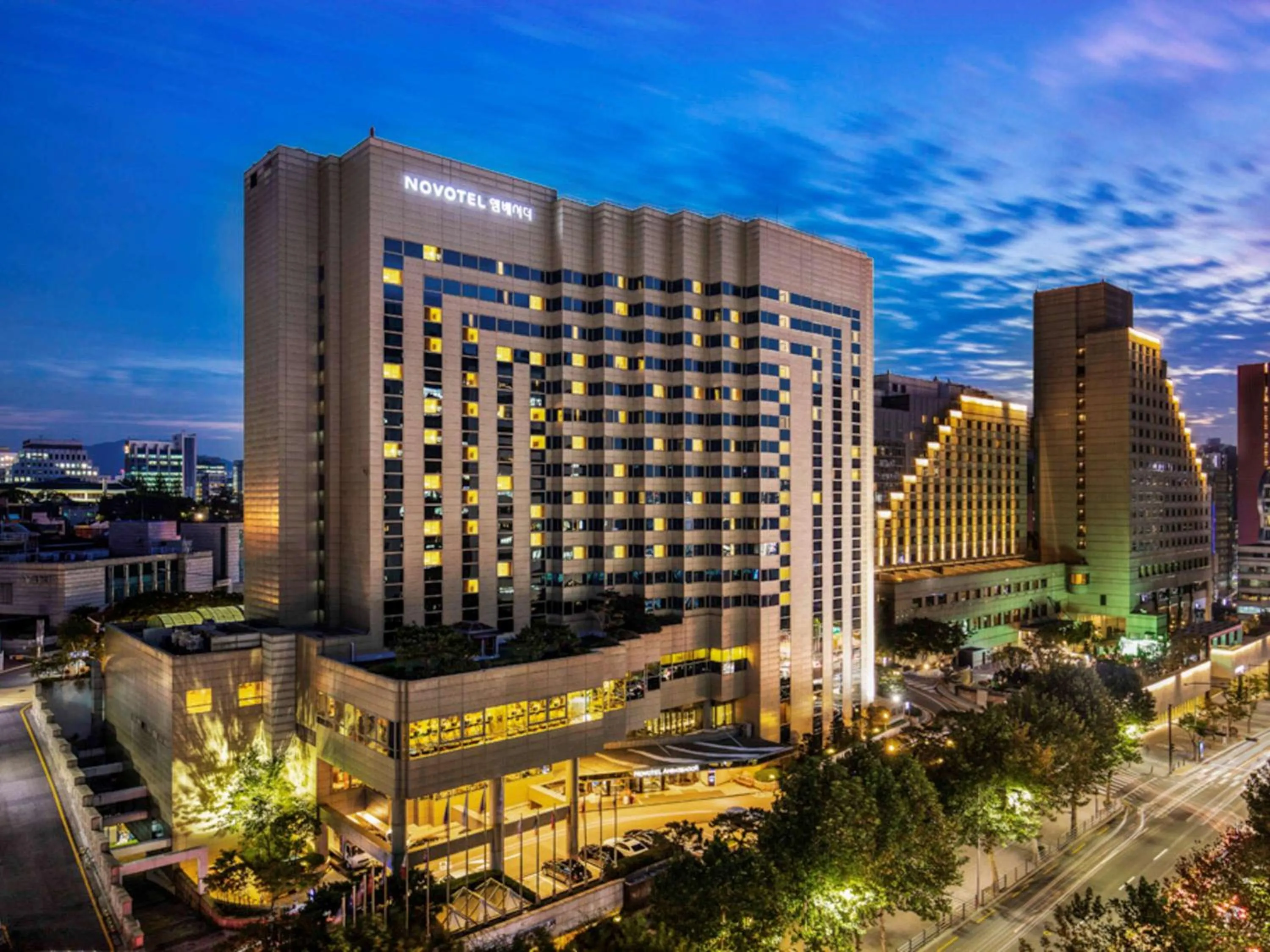 Property building in Novotel Ambassador Seoul Gangnam