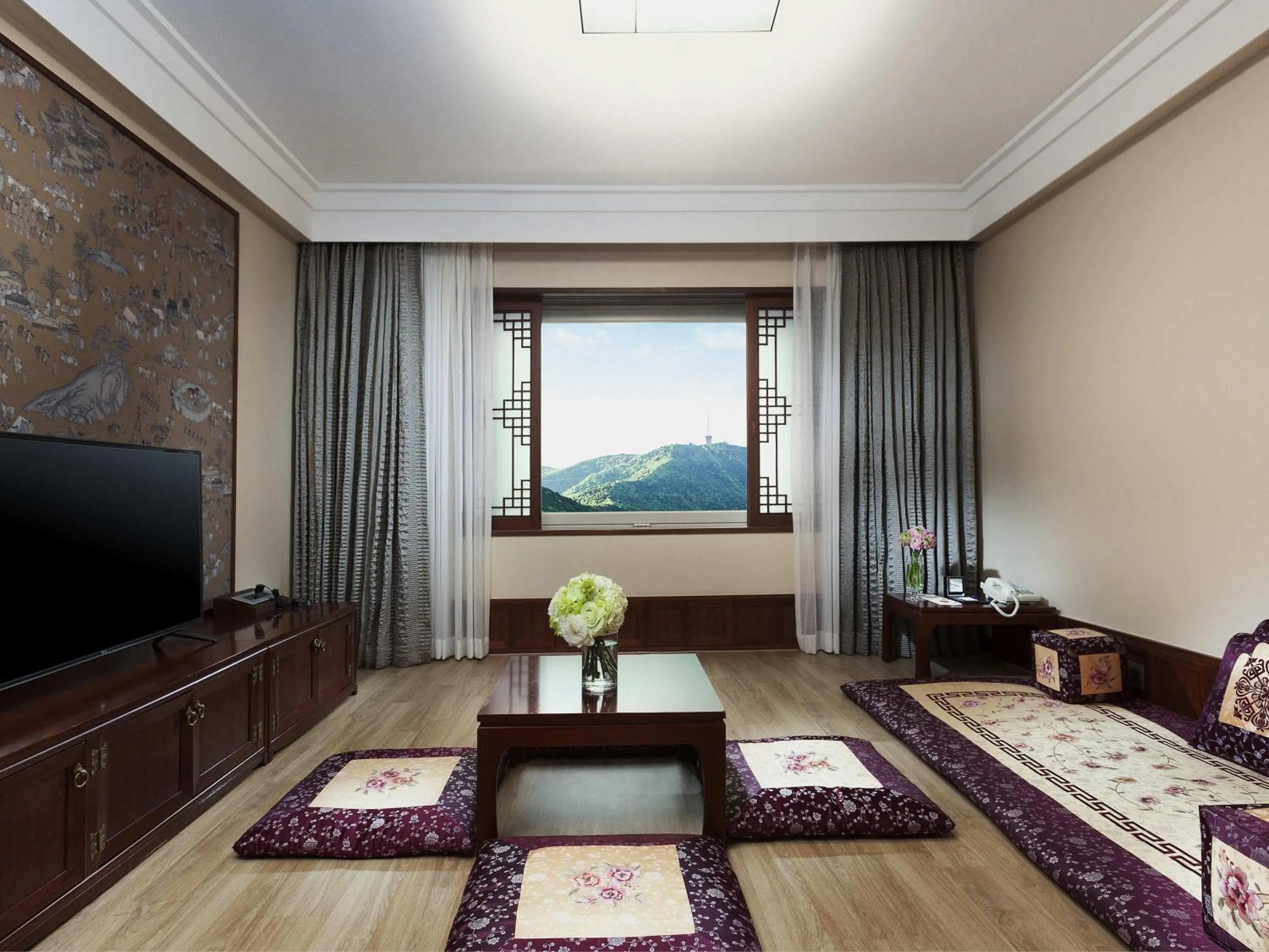 Bedroom in Novotel Ambassador Seoul Gangnam