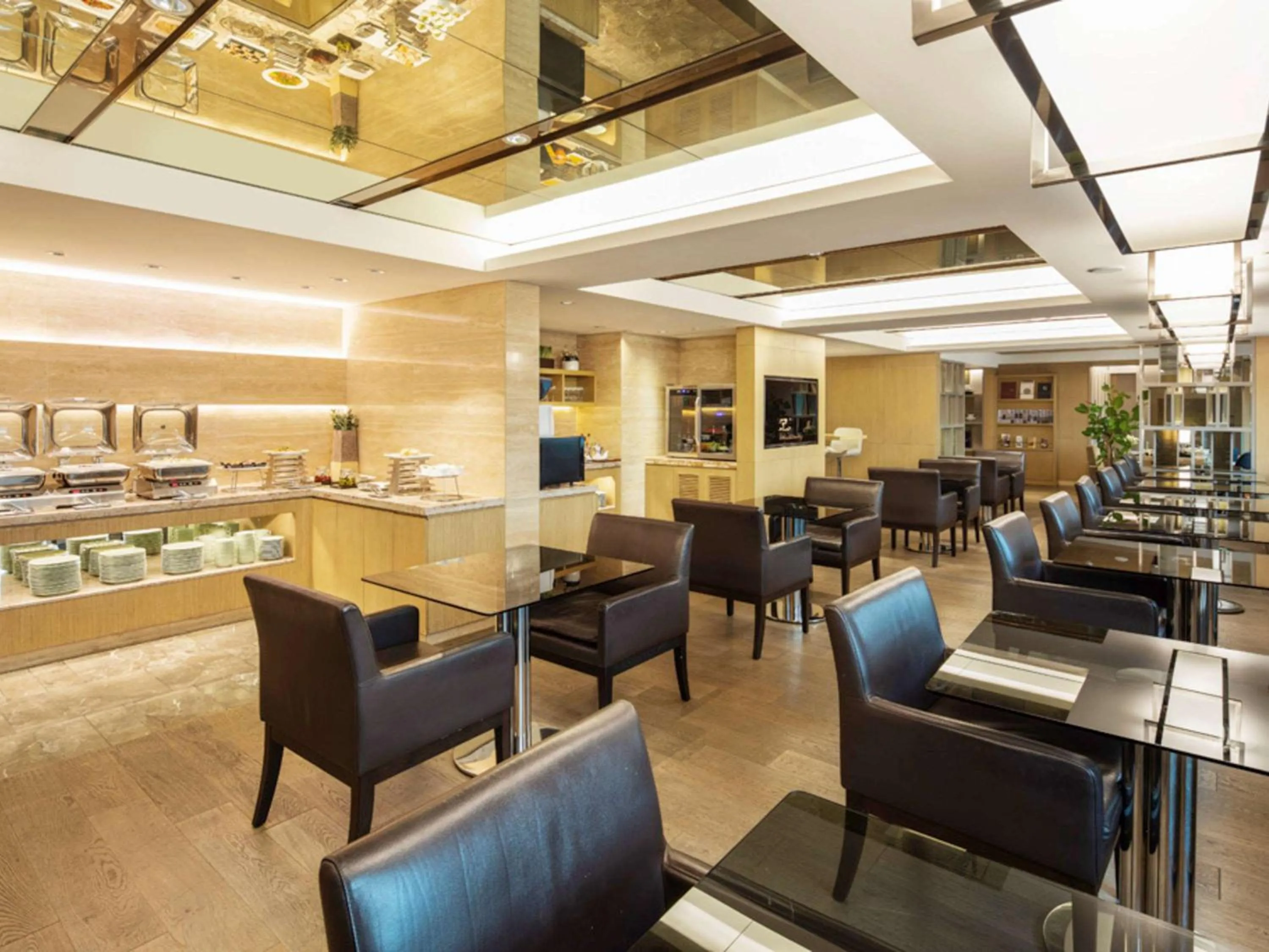 Property building in Novotel Ambassador Seoul Gangnam