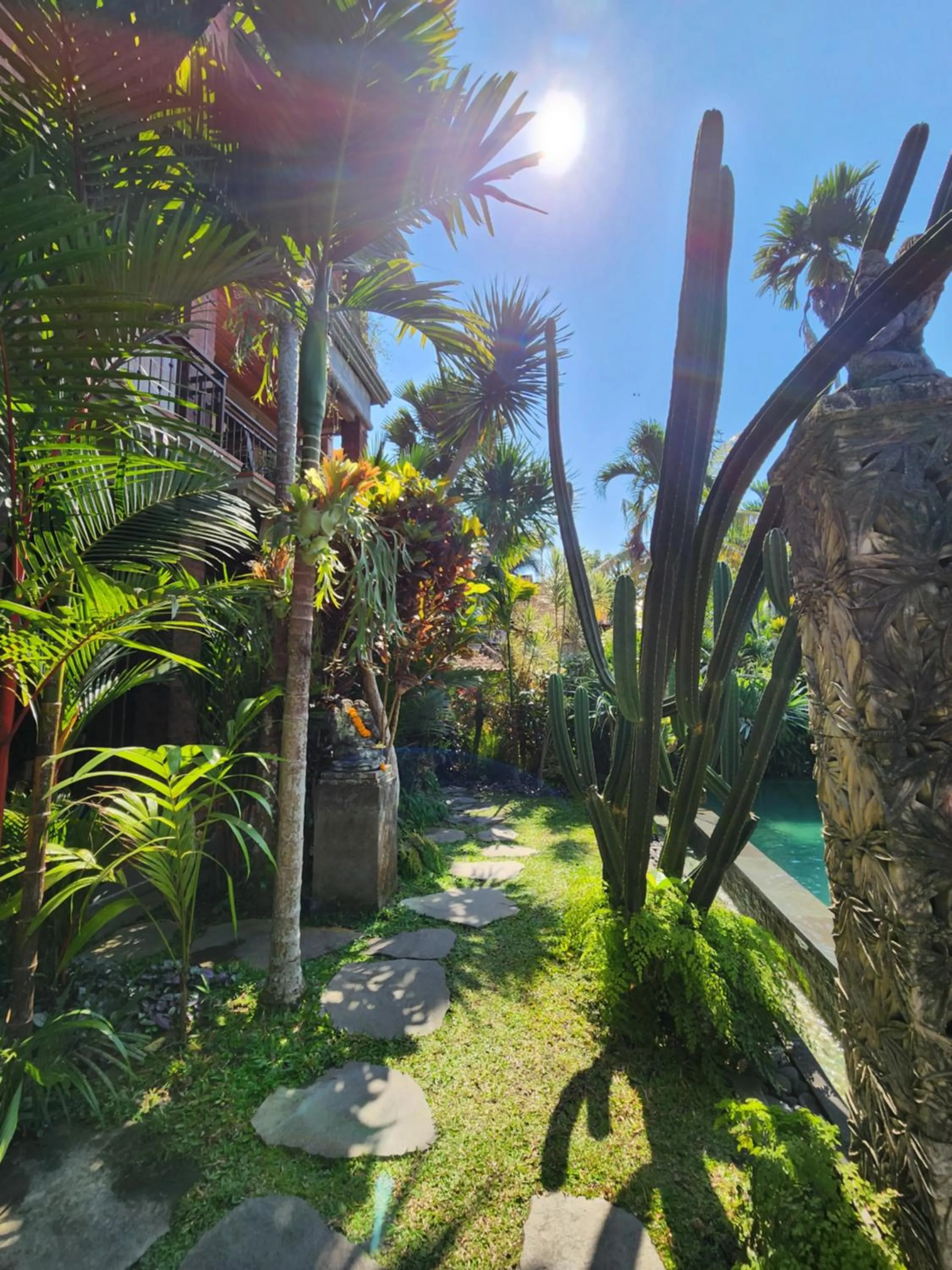 Inner courtyard view in BUDA AMITABA