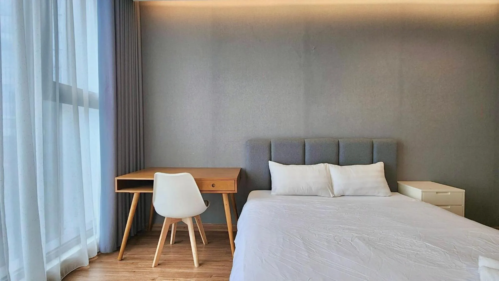 Bed in Vinhomes Metropolis Residence