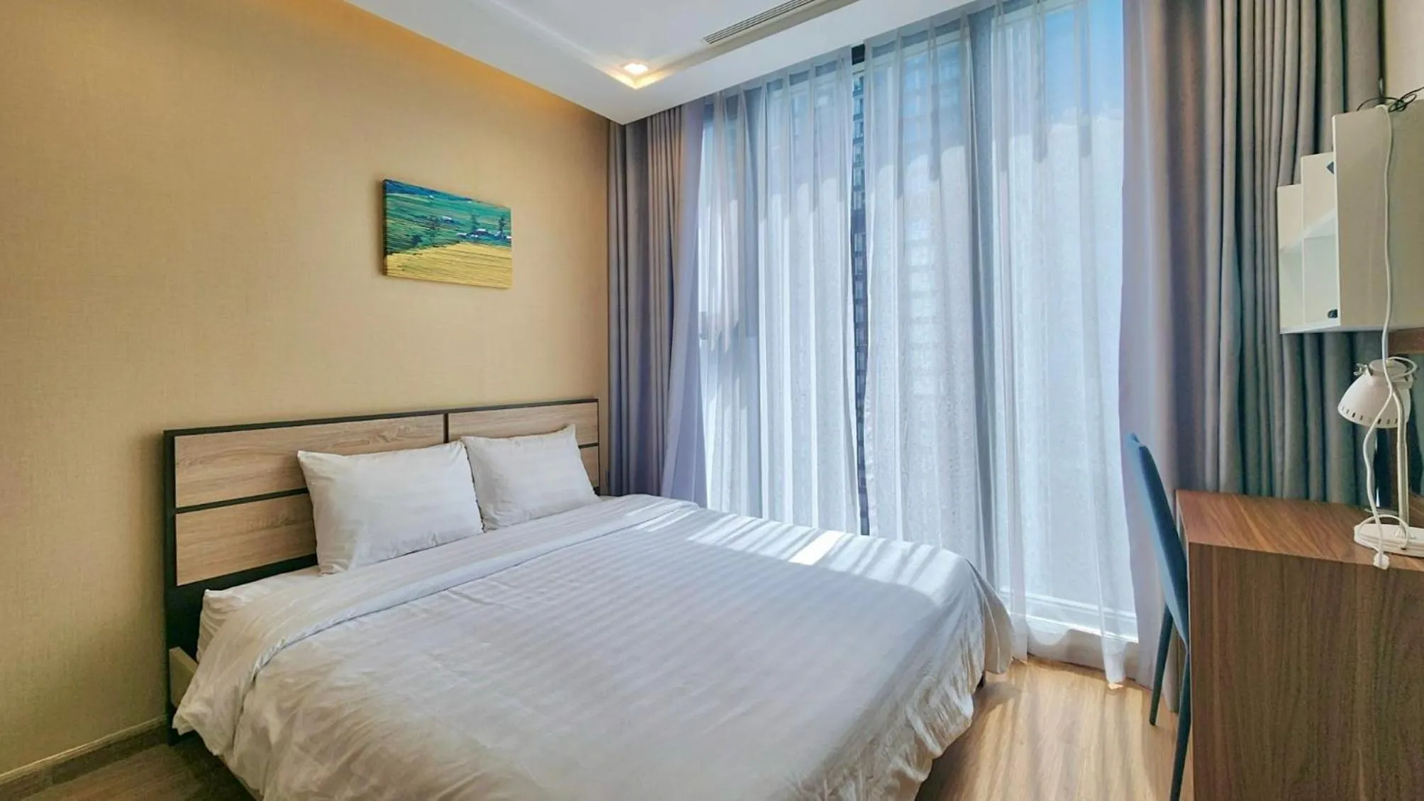 Bedroom, Bed in Vinhomes Metropolis Residence