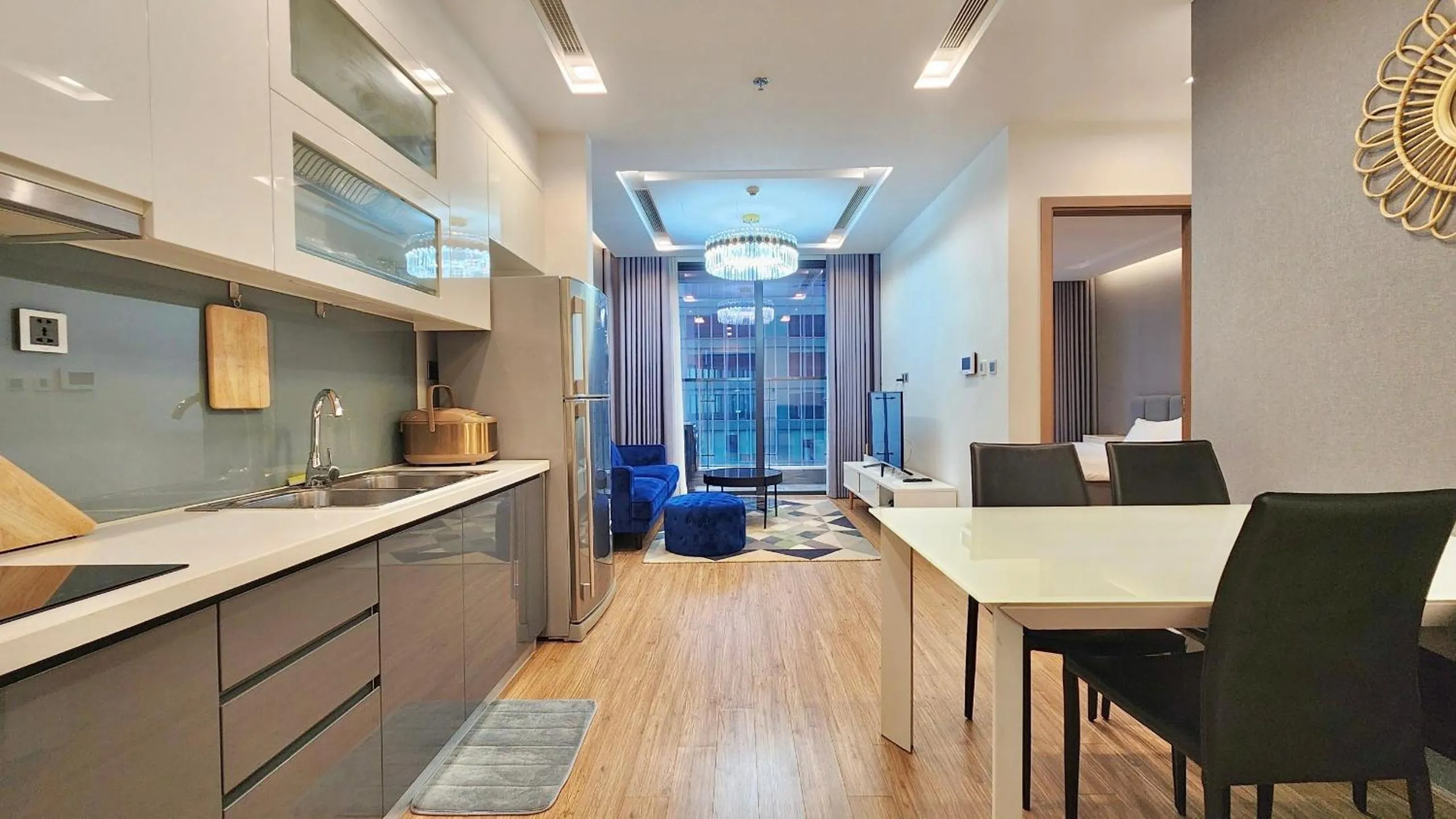 Kitchen or kitchenette in Vinhomes Metropolis Residence