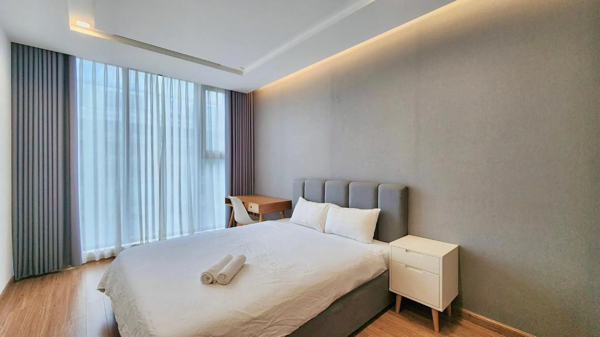 Bed in Vinhomes Metropolis Residence