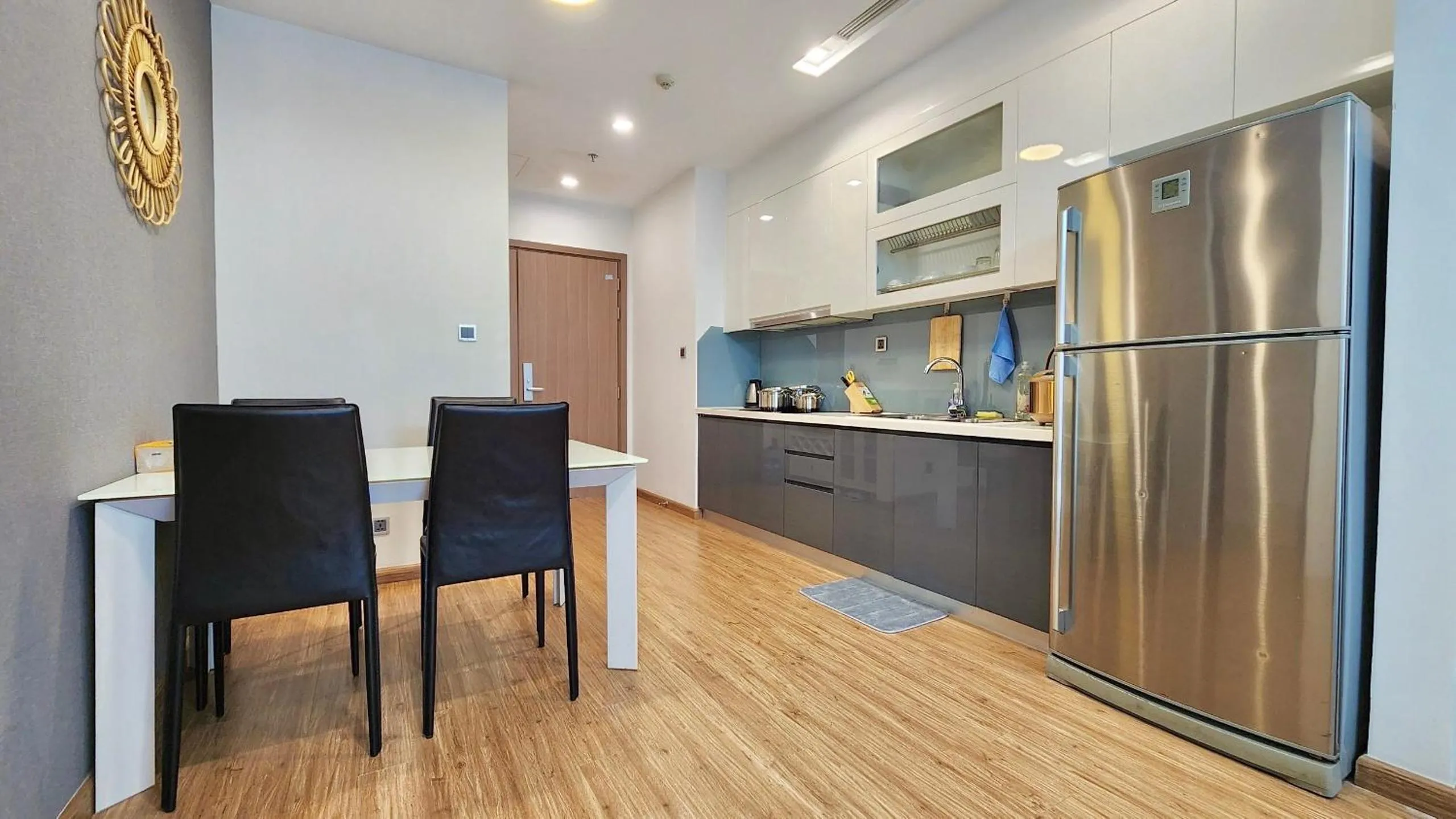 Kitchen or kitchenette in Vinhomes Metropolis Residence